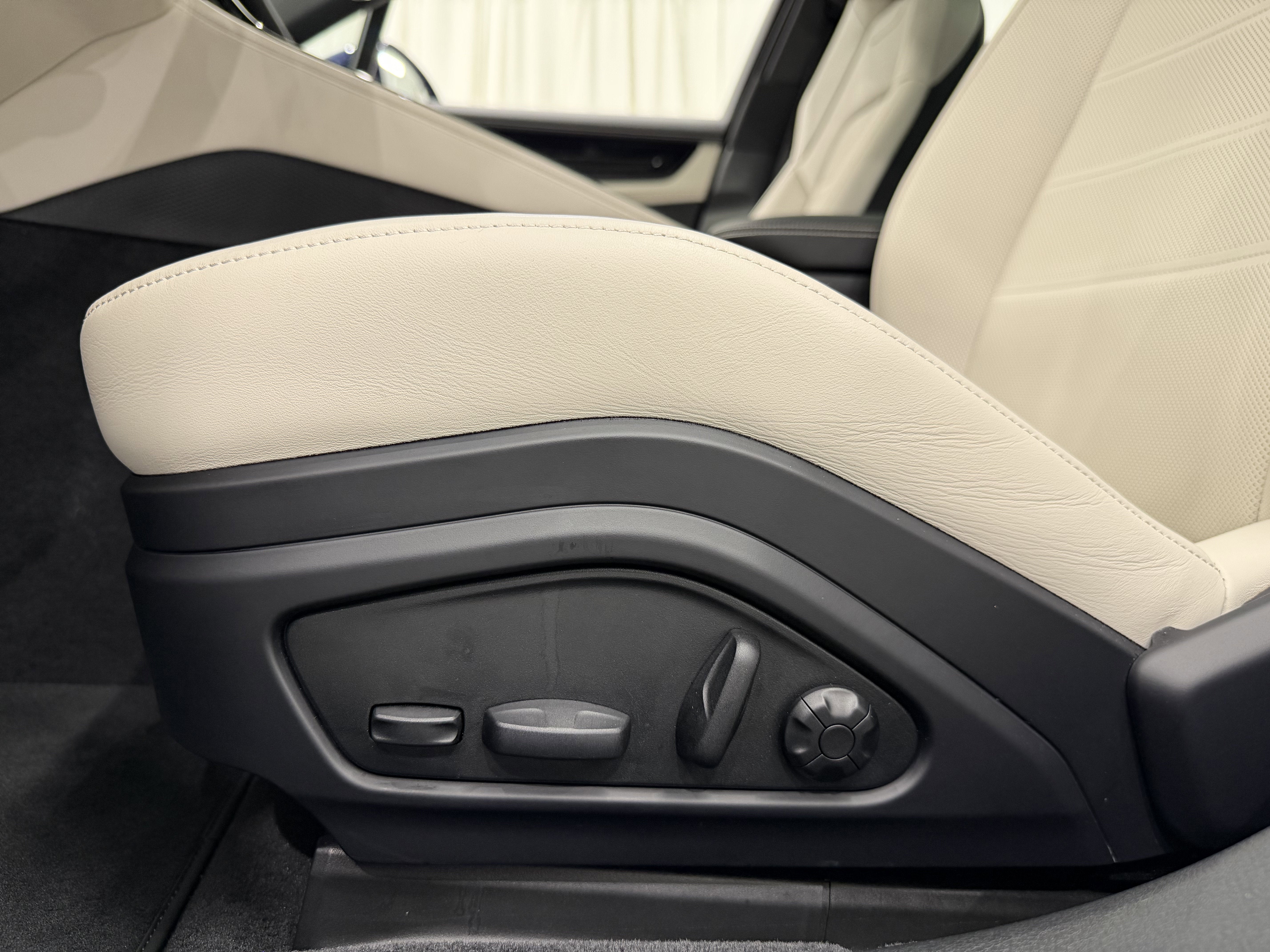 2024 Porsche Panamera 4