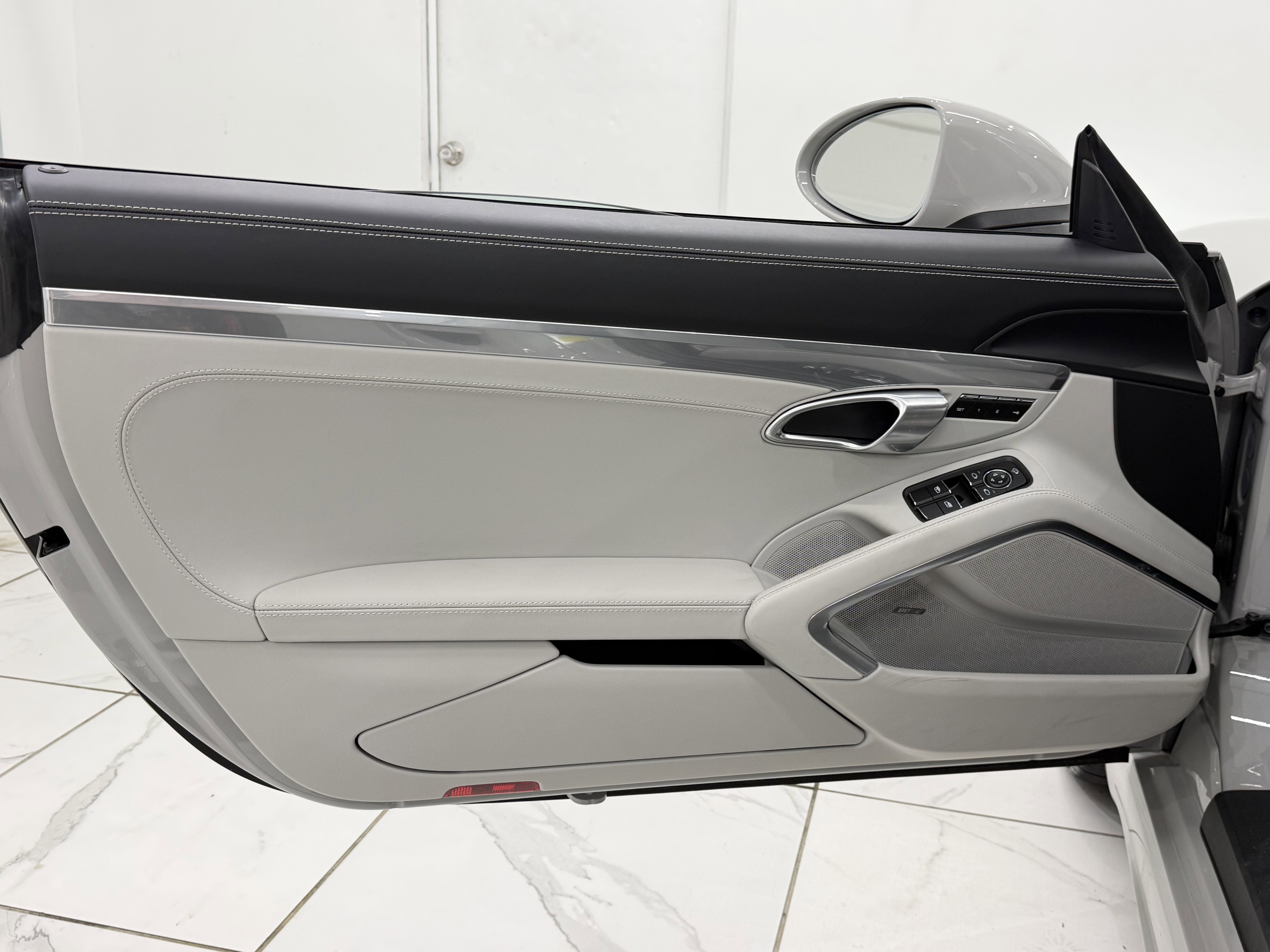 2025 Porsche 718 Cayman S