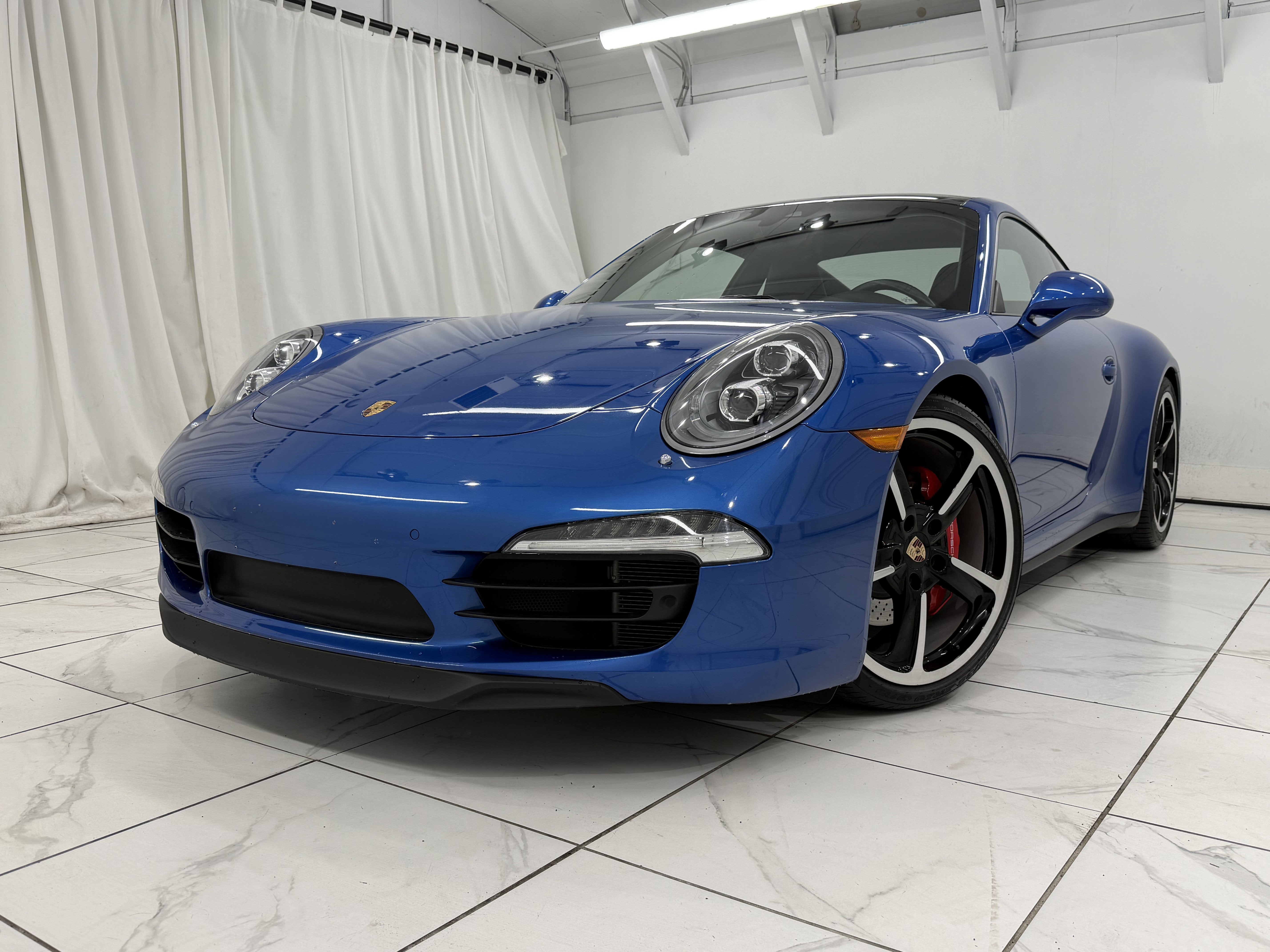 2015 Porsche 911 Carrera 4S