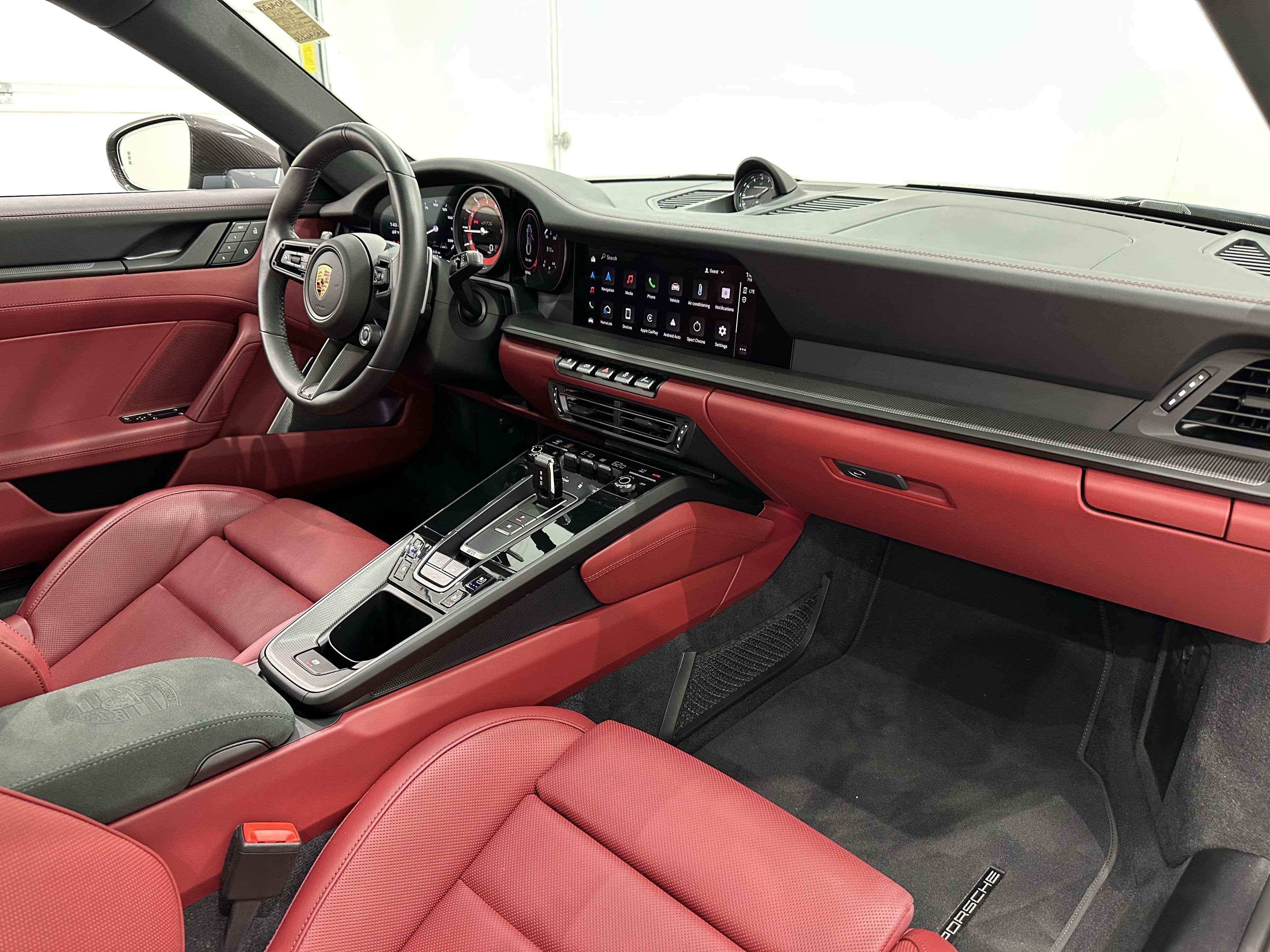 2024 Porsche 911 Carrera 4 GTS