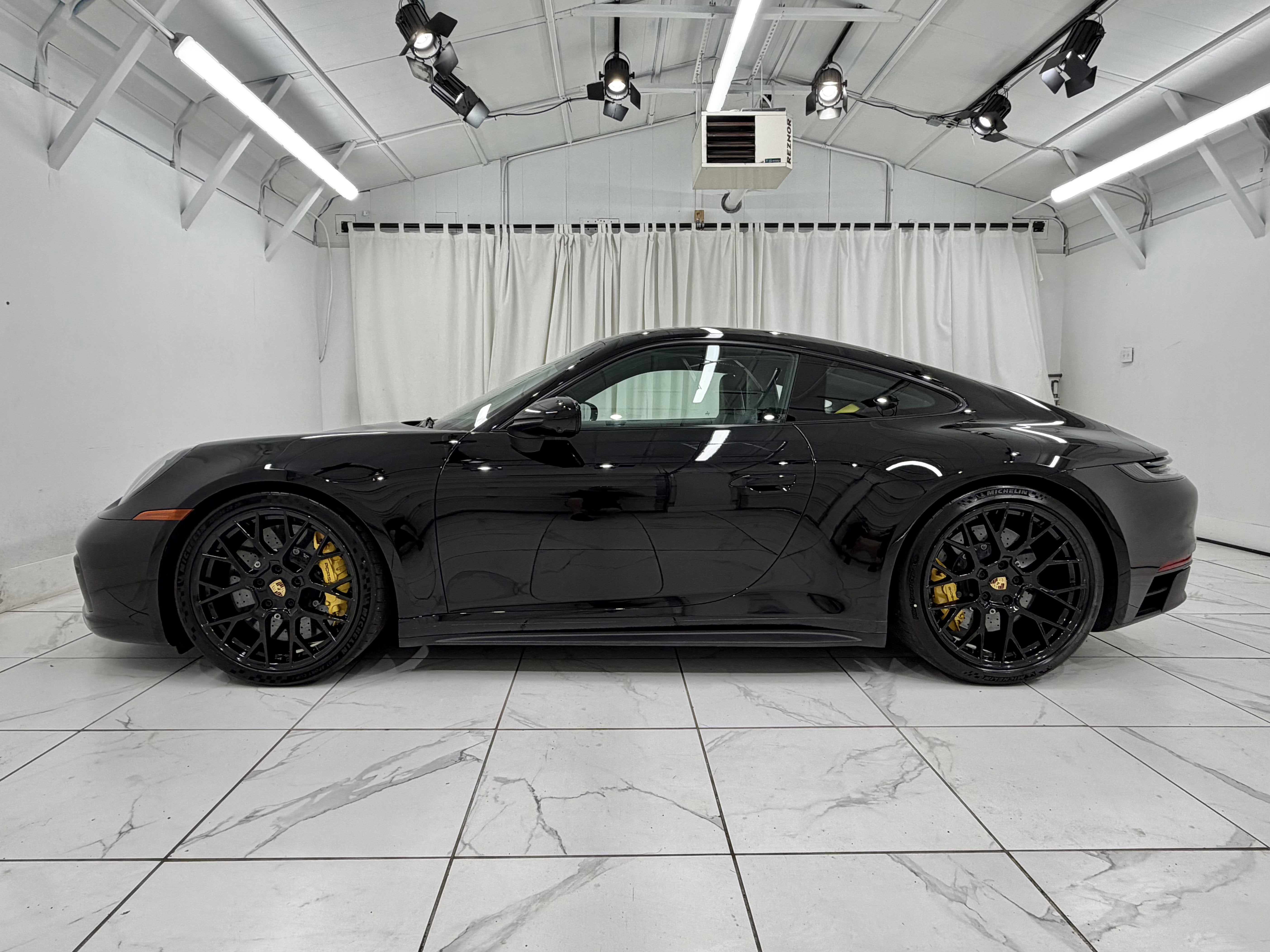 2023 Porsche 911 Carrera GTS