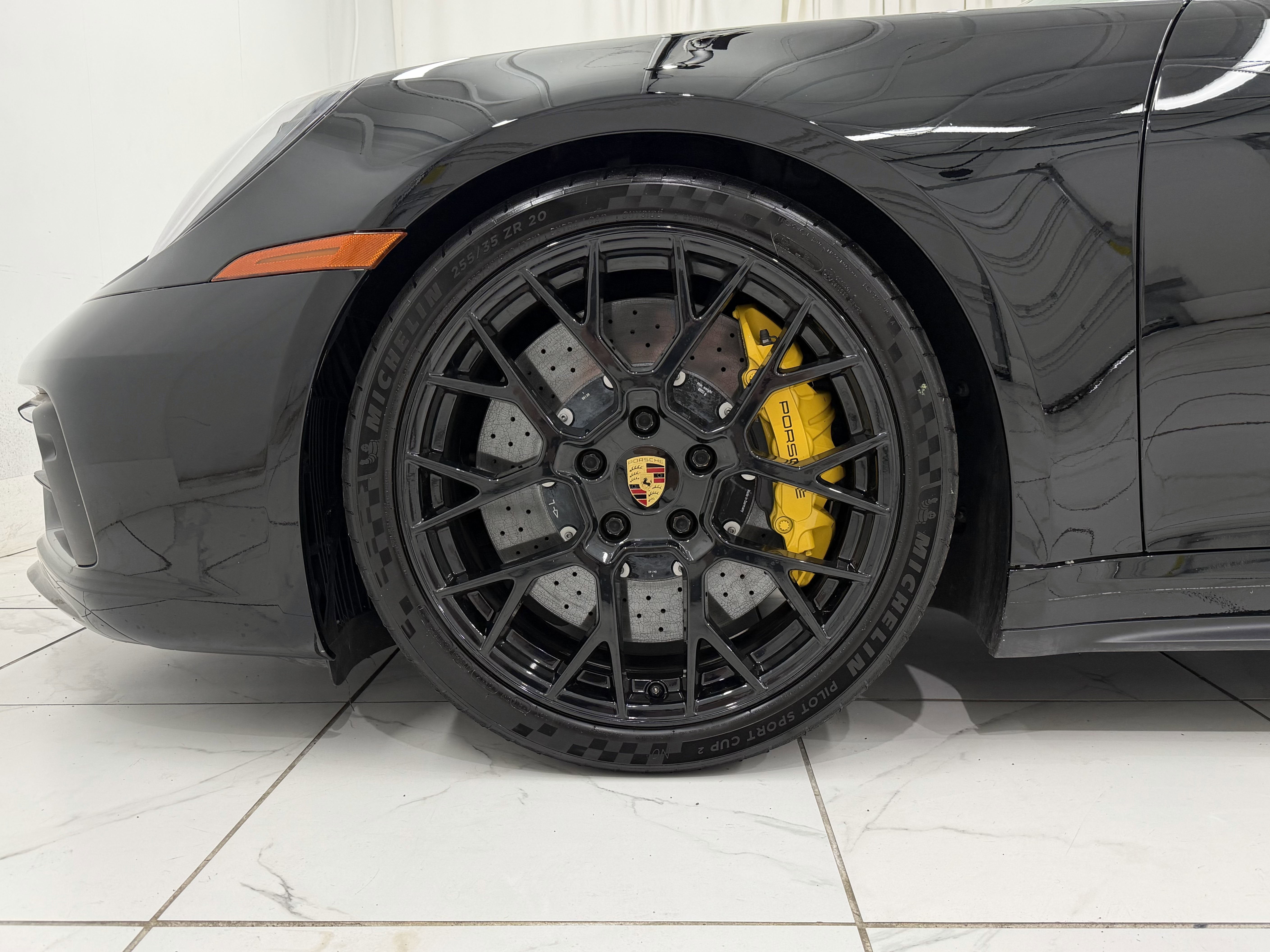 2023 Porsche 911 Carrera GTS