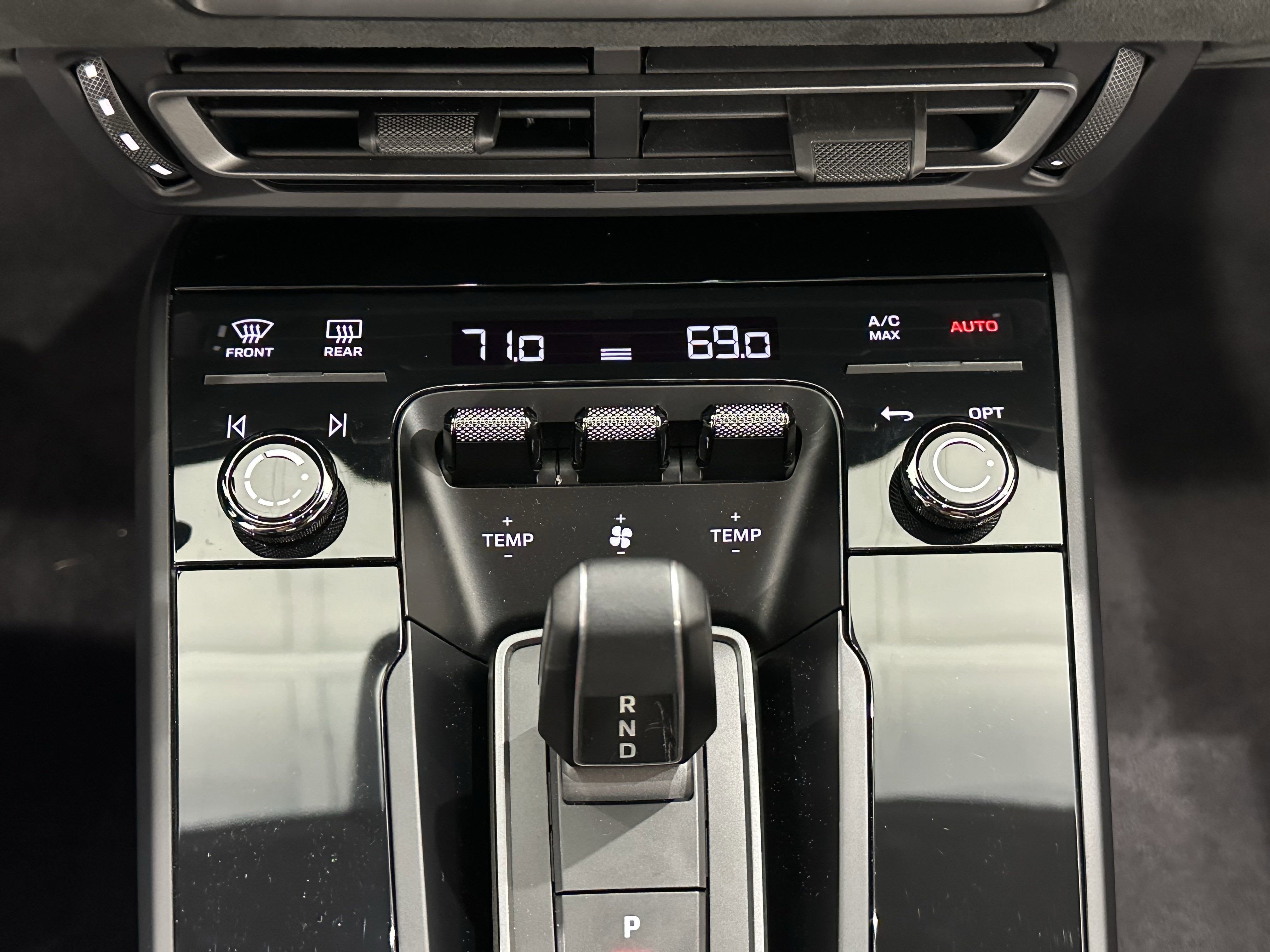 2024 Porsche 911 Carrera GTS