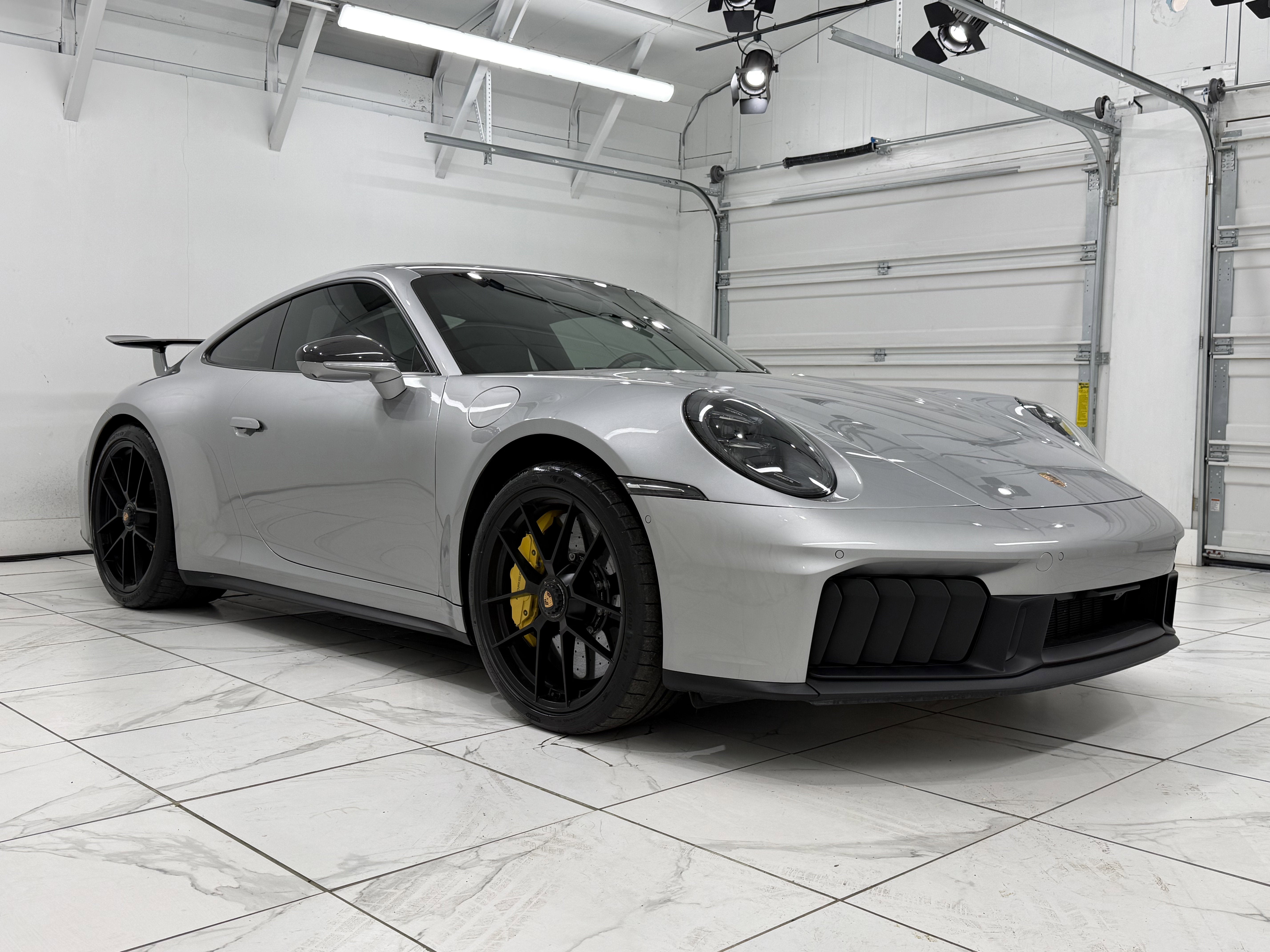 2025 Porsche 911 Carrera 4 GTS