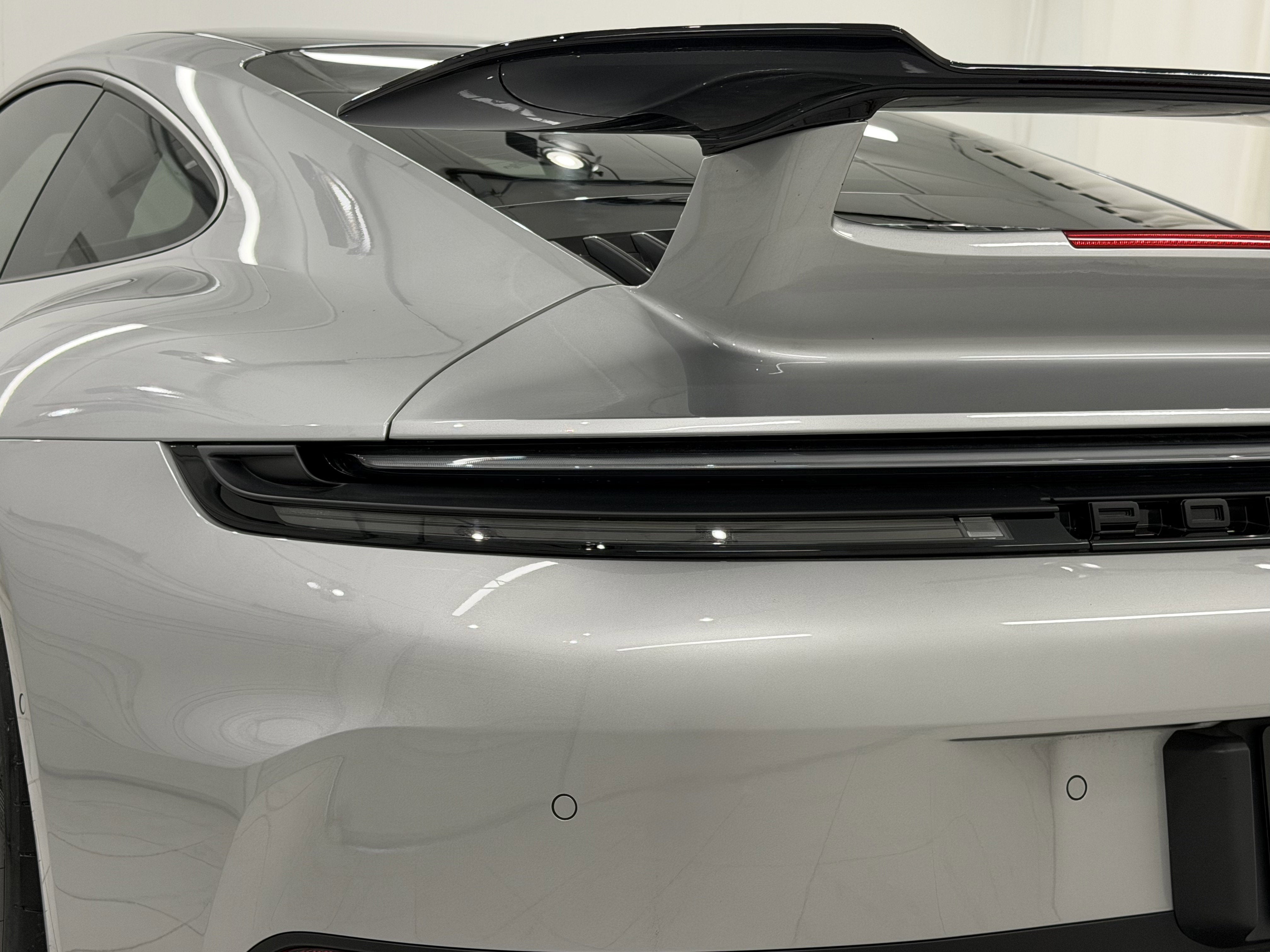 2025 Porsche 911 Carrera 4 GTS