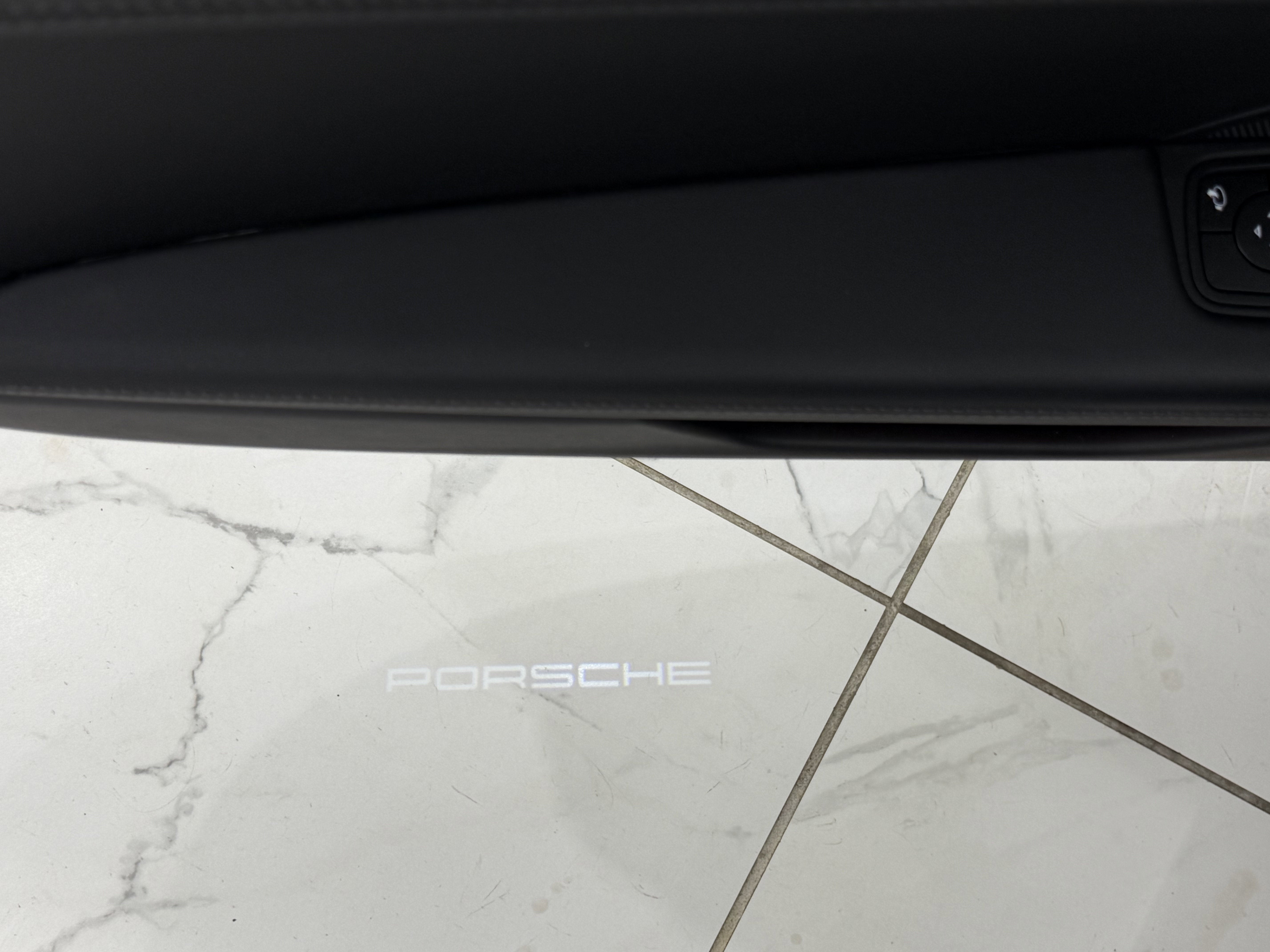 2025 Porsche 911 Carrera 4 GTS