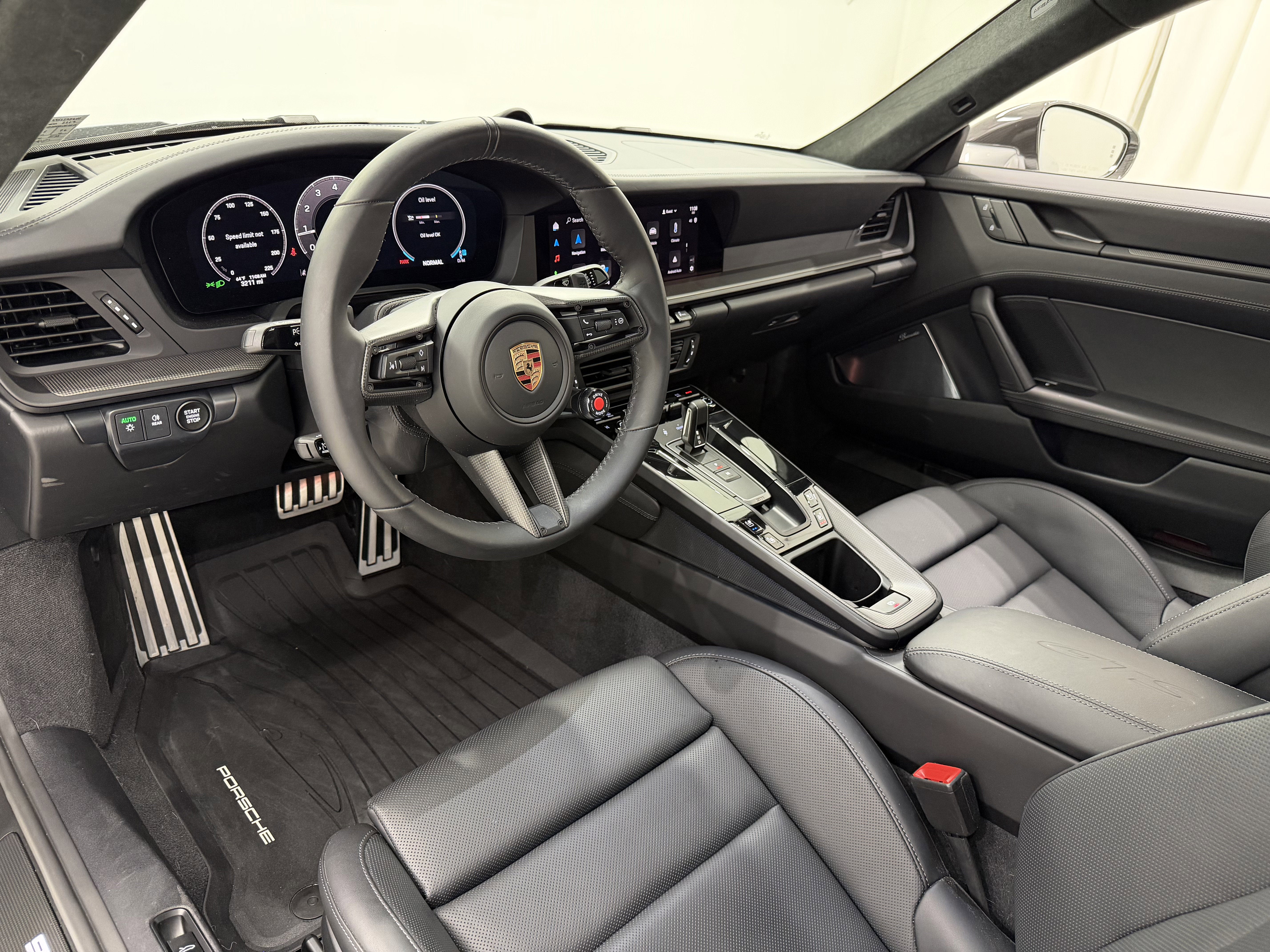 2025 Porsche 911 Carrera 4 GTS