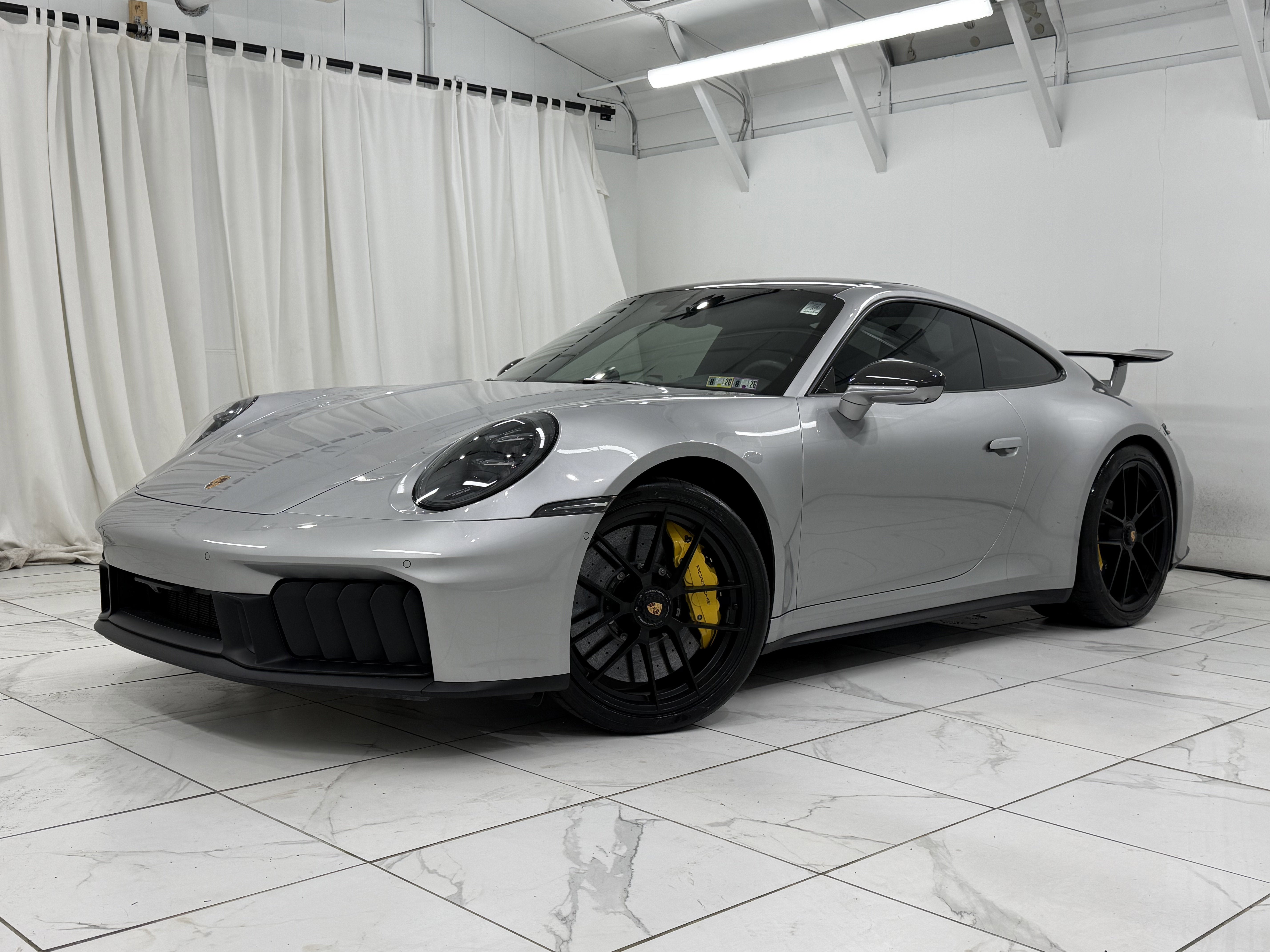 2025 Porsche 911 Carrera 4 GTS