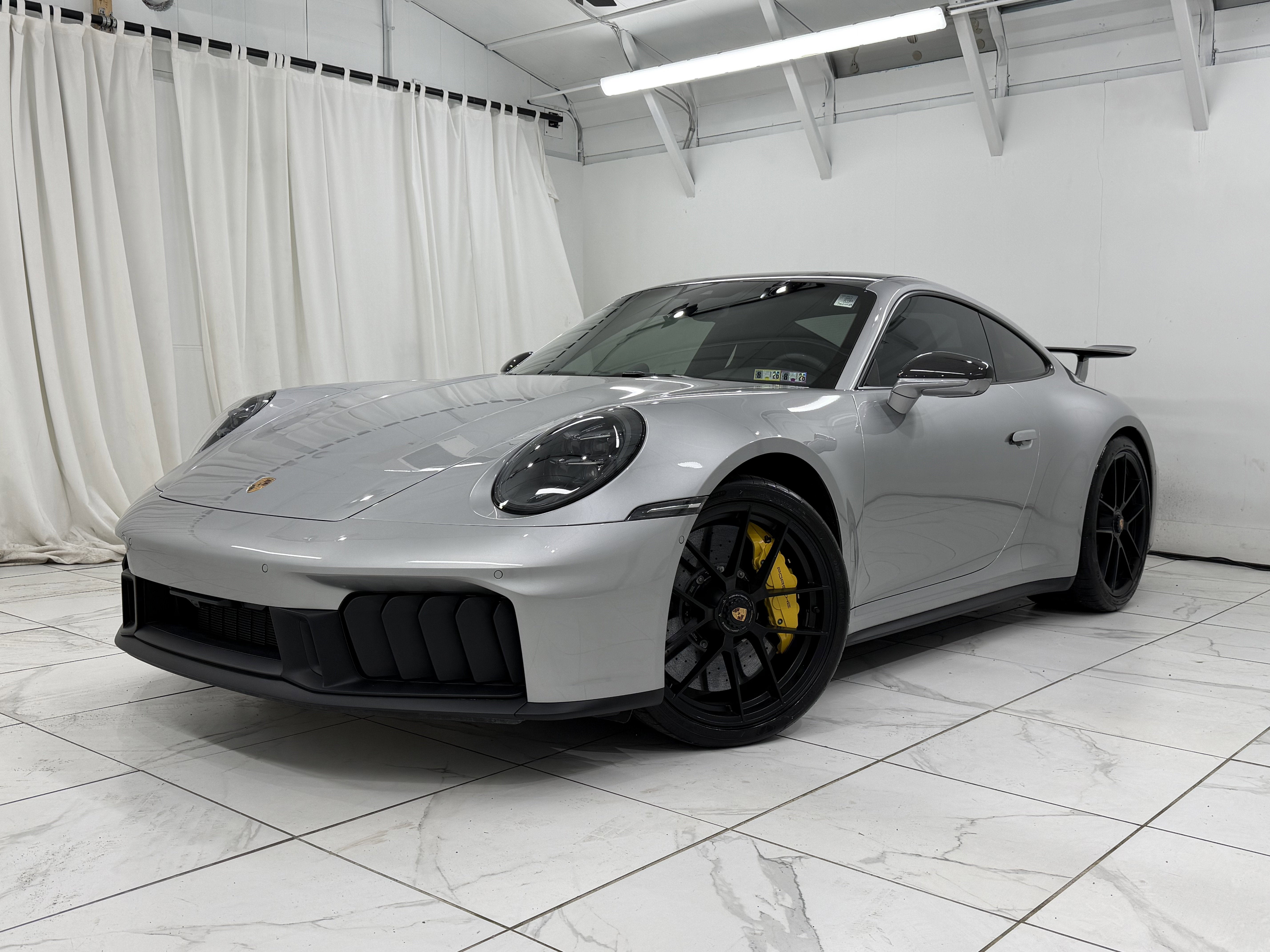 2025 Porsche 911 Carrera 4 GTS