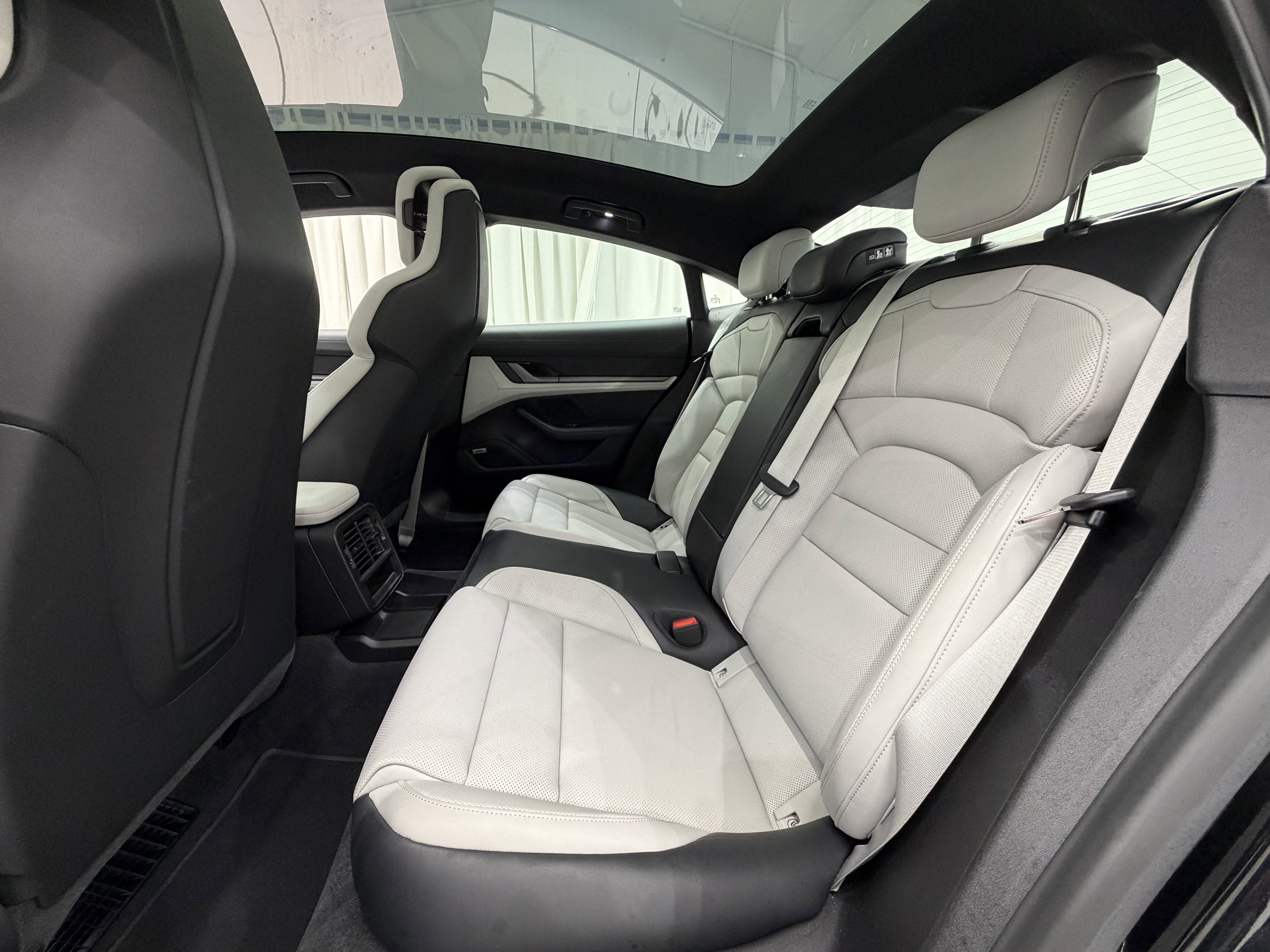 2024 Porsche Taycan 4S