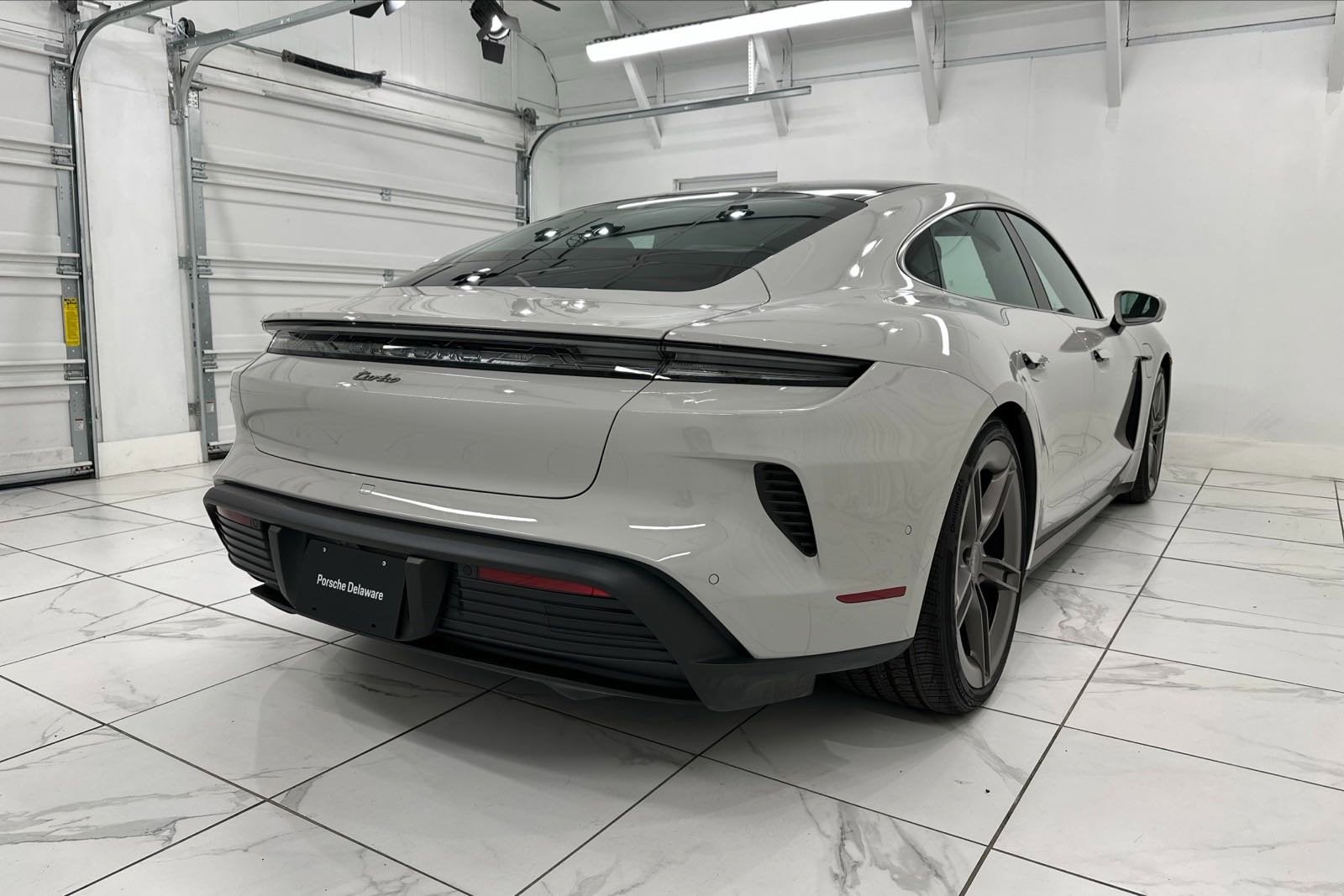 2025 Porsche Taycan Turbo