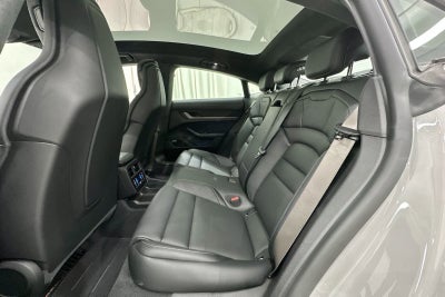 2025 Porsche Taycan Turbo