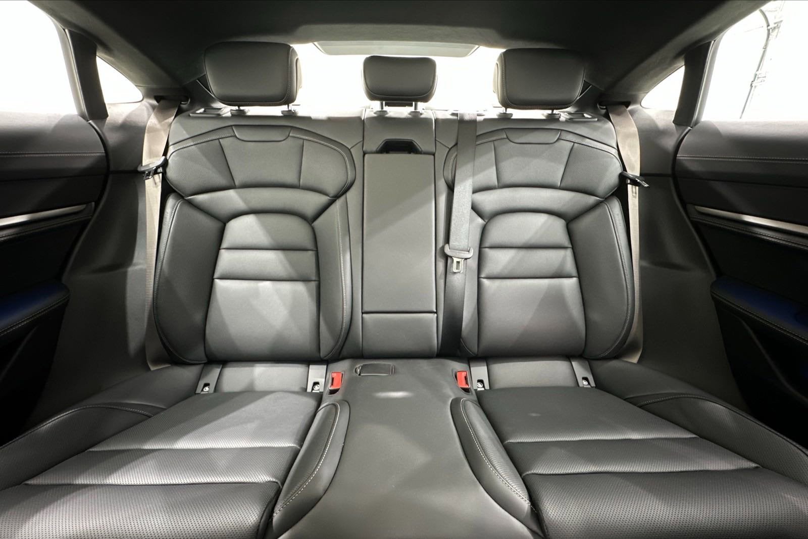 2025 Porsche Taycan Turbo