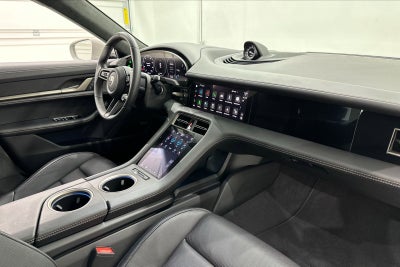 2025 Porsche Taycan Turbo