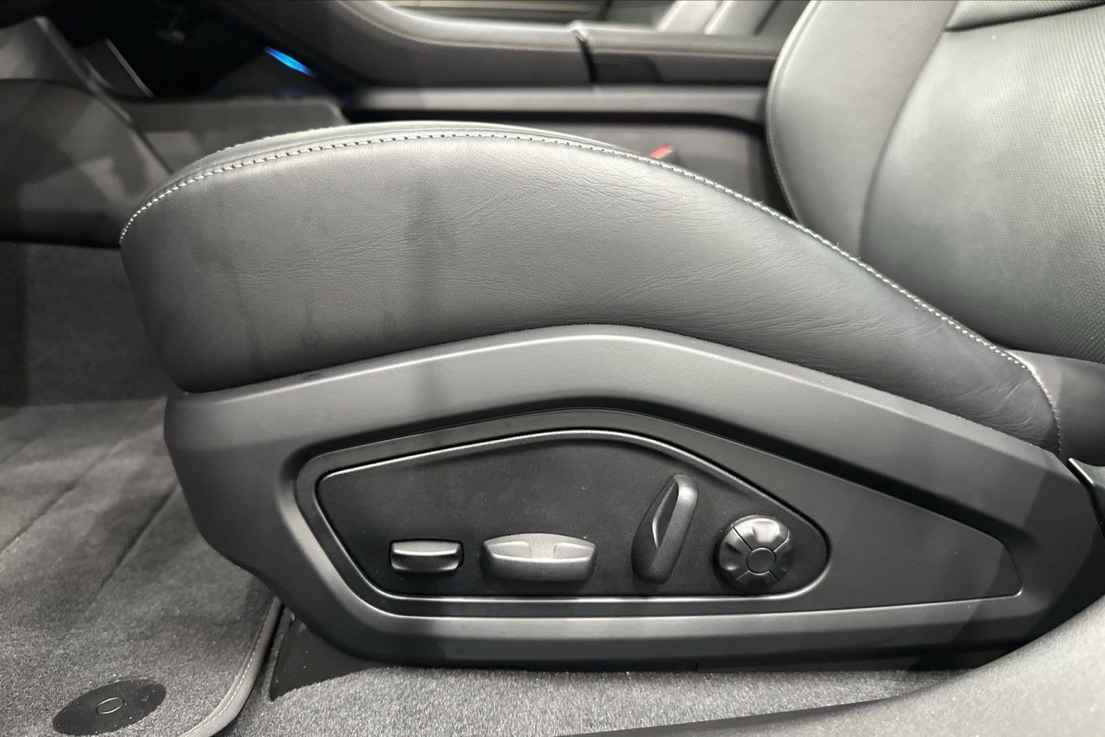 2025 Porsche Taycan Turbo