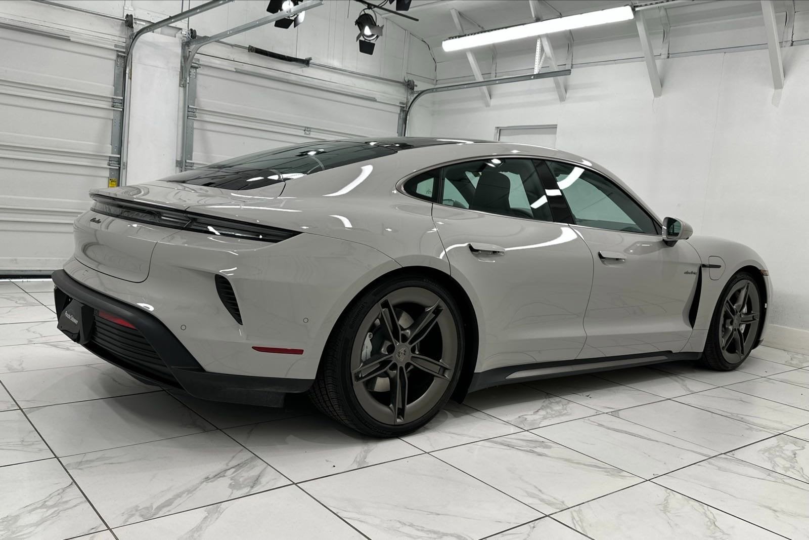 2025 Porsche Taycan Turbo