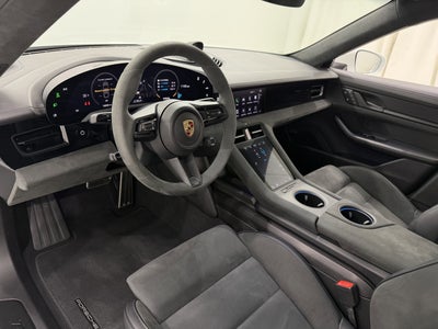 2024 Porsche Taycan GTS