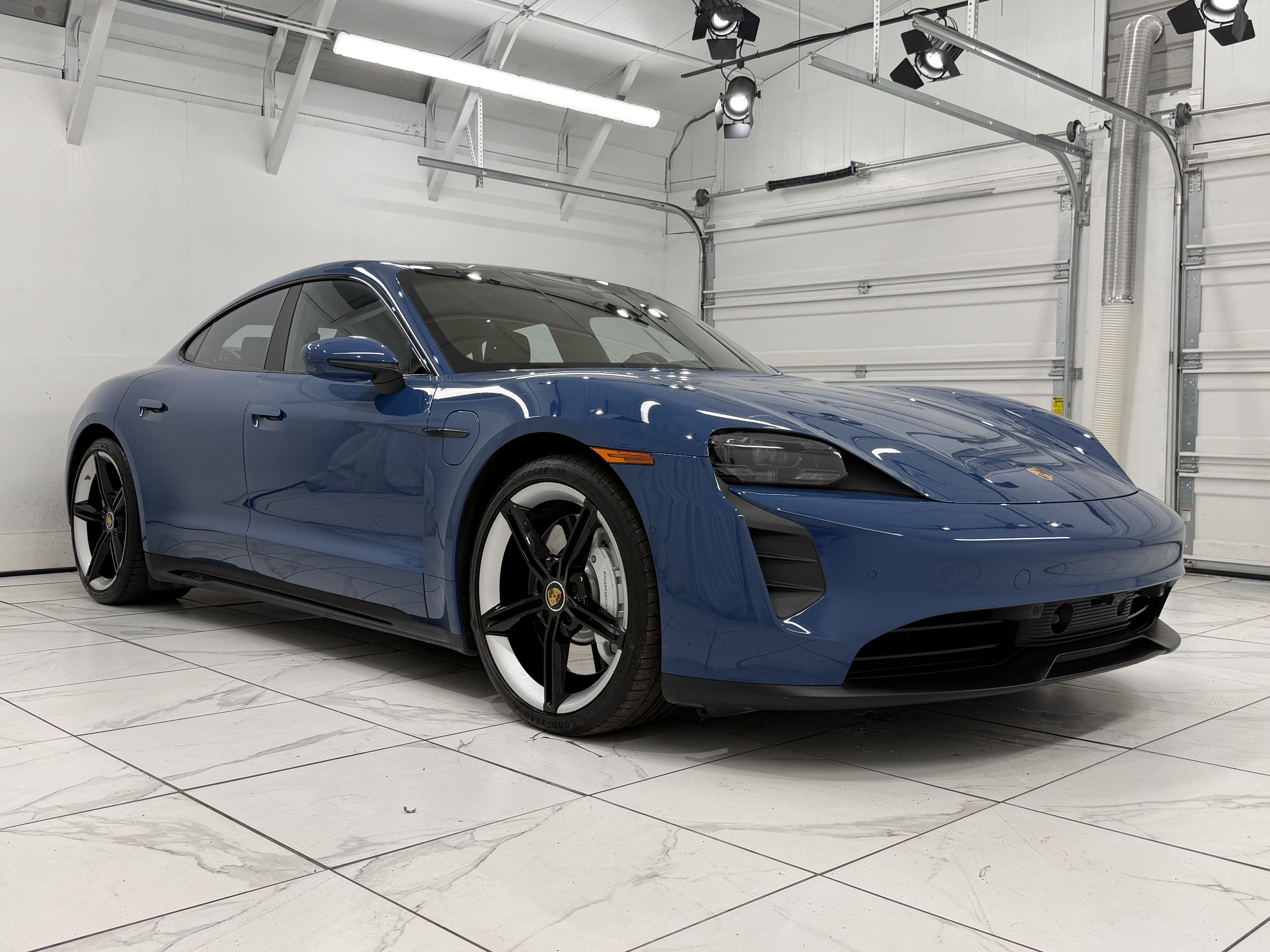 2023 Porsche Taycan Gts