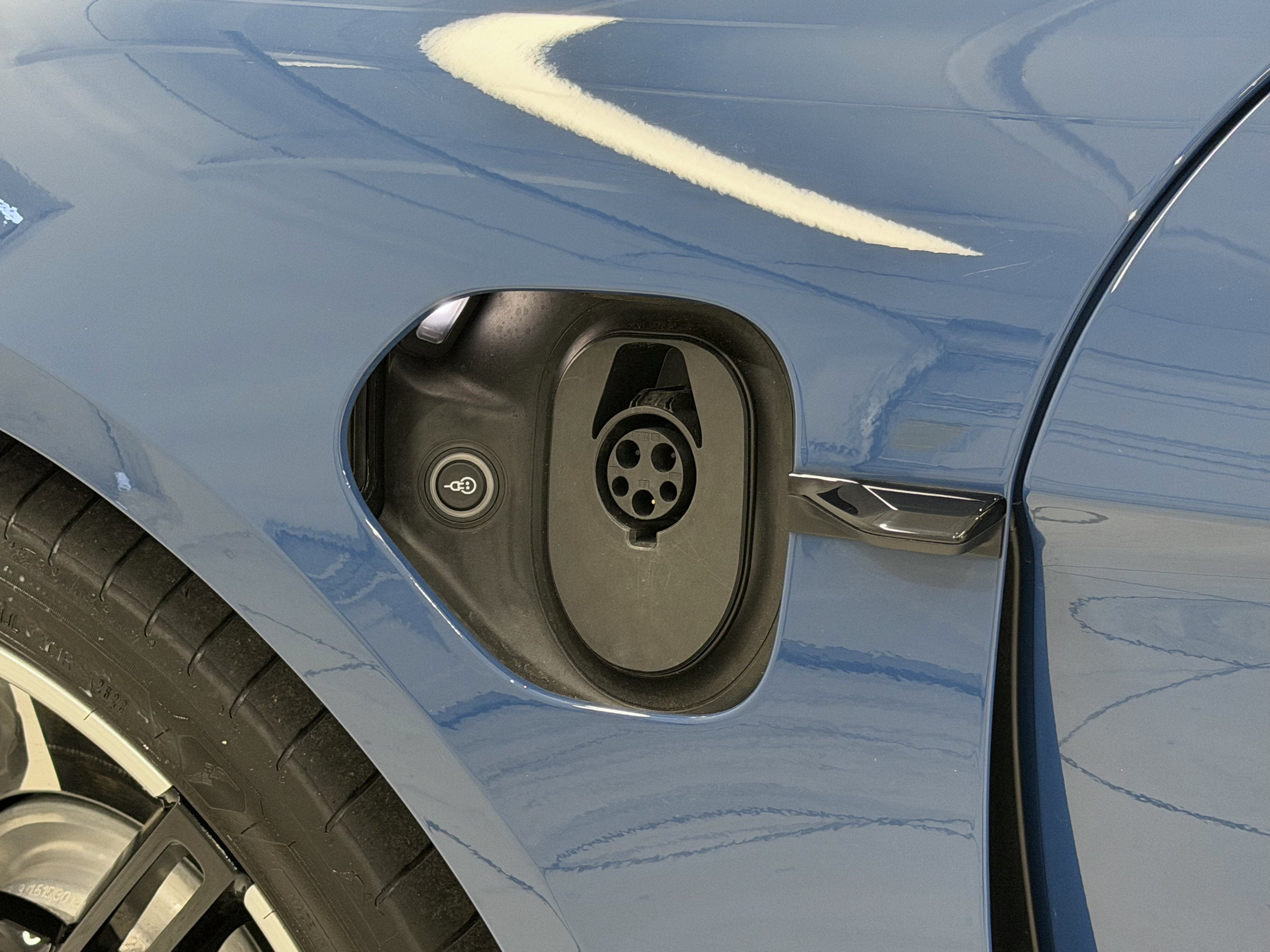 2023 Porsche Taycan Gts