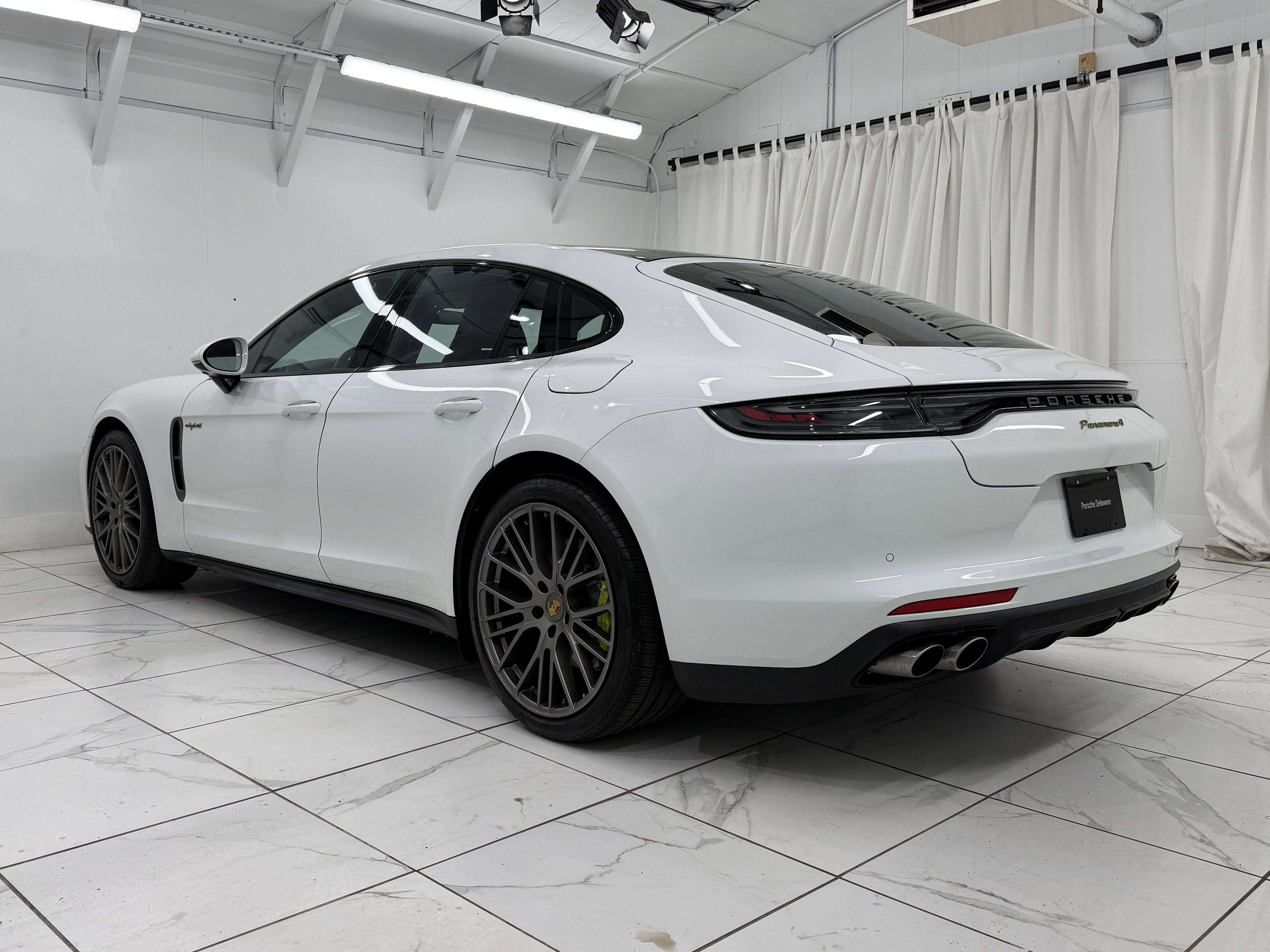 2023 Porsche Panamera 4 E-Hybrid Platinum Edition