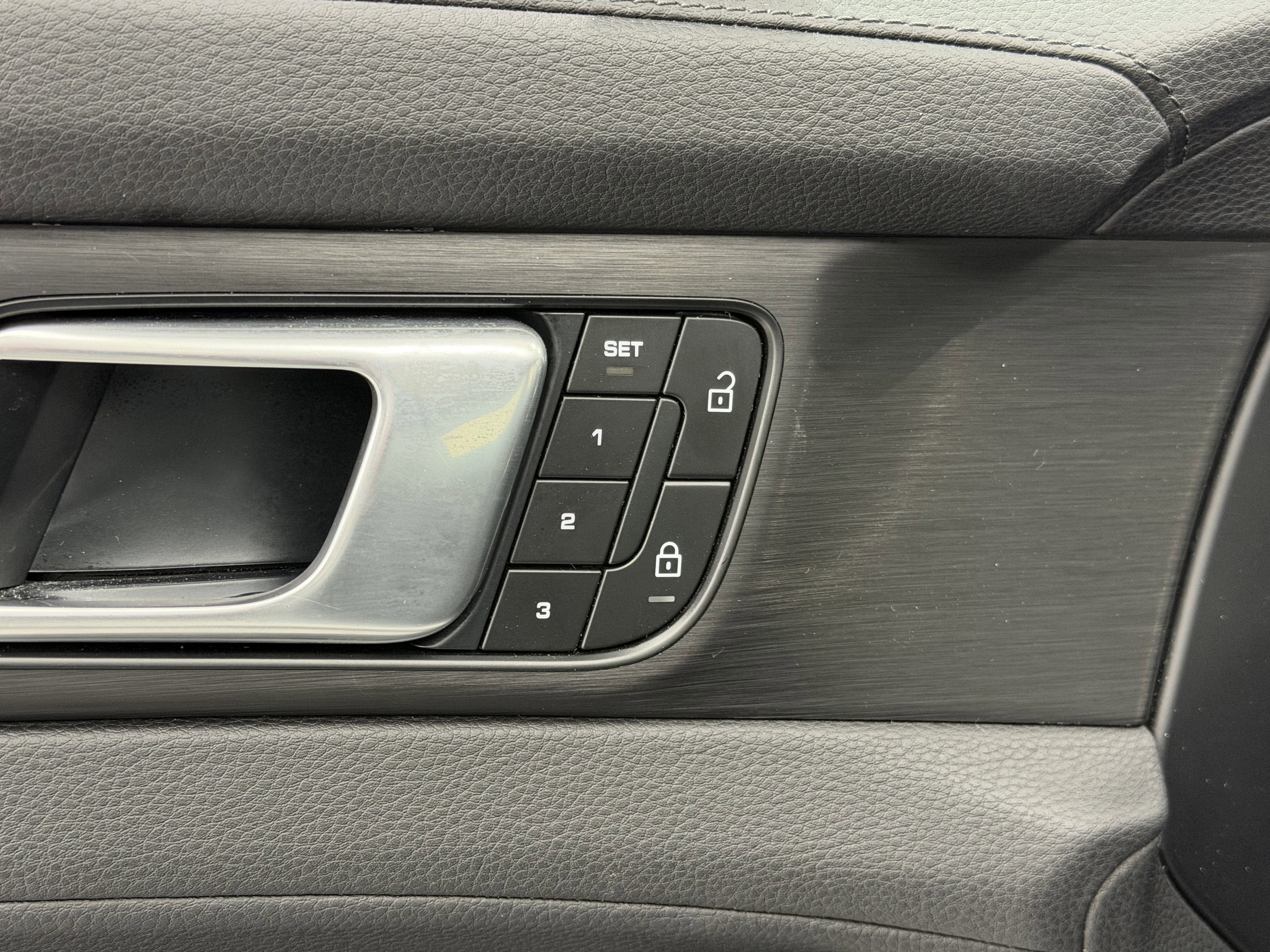 2023 Porsche Panamera 4 E-Hybrid Platinum Edition