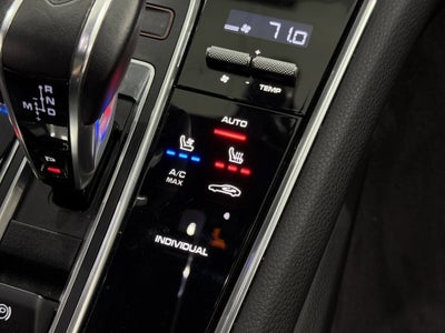 2023 Porsche Panamera 4 E-Hybrid Platinum Edition