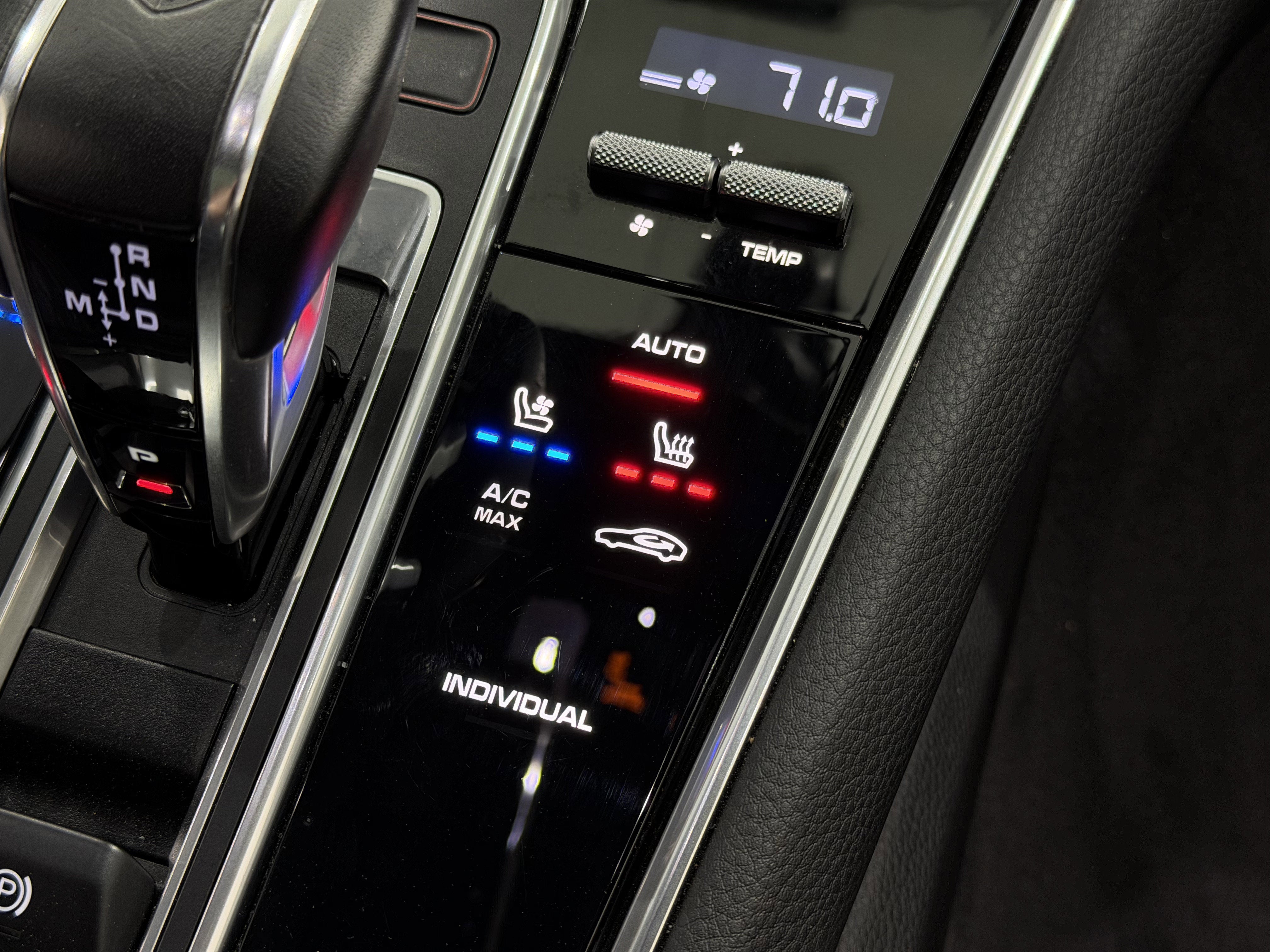 2023 Porsche Panamera 4 E-Hybrid Platinum Edition