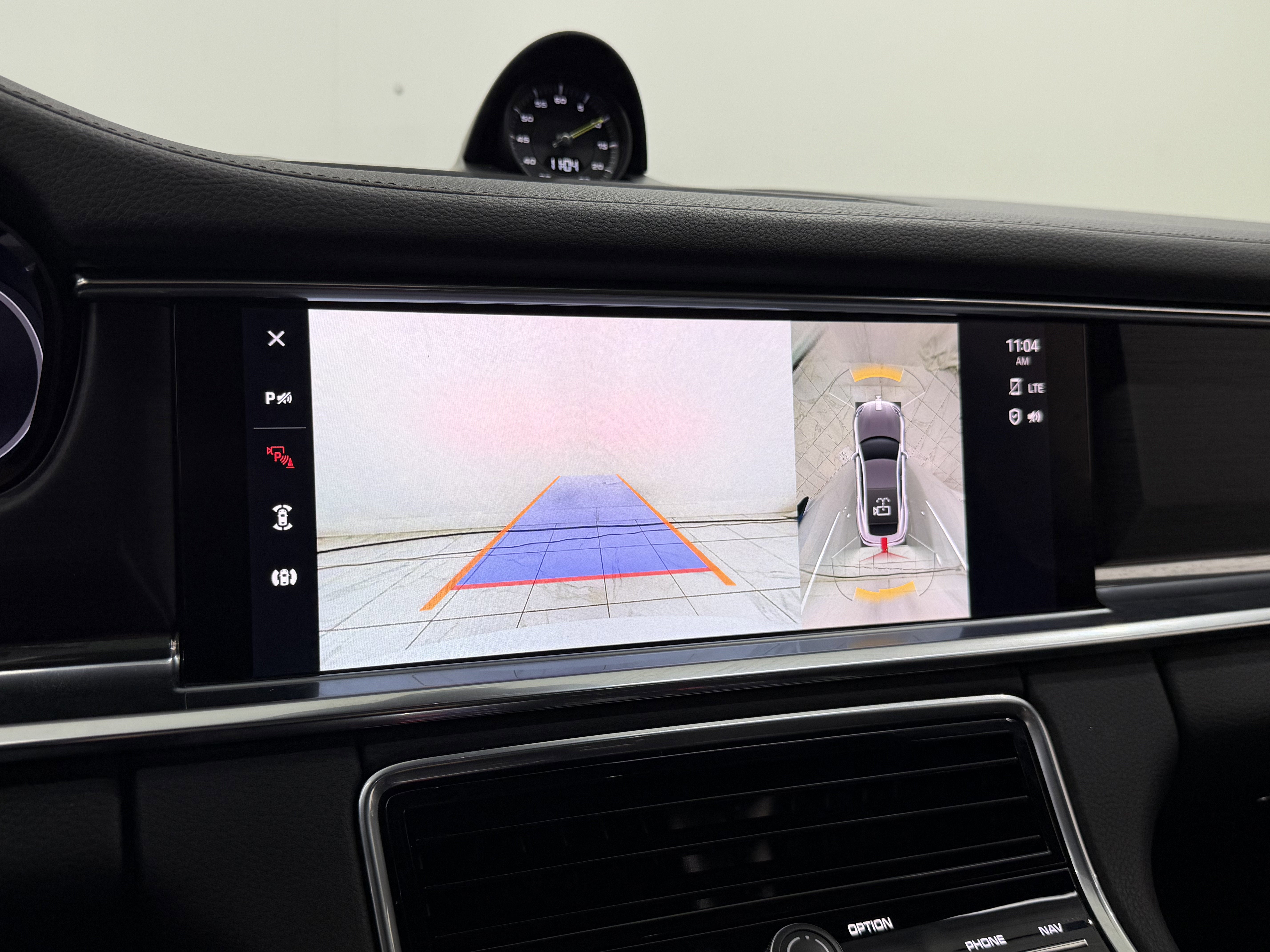 2023 Porsche Panamera 4 E-Hybrid Platinum Edition