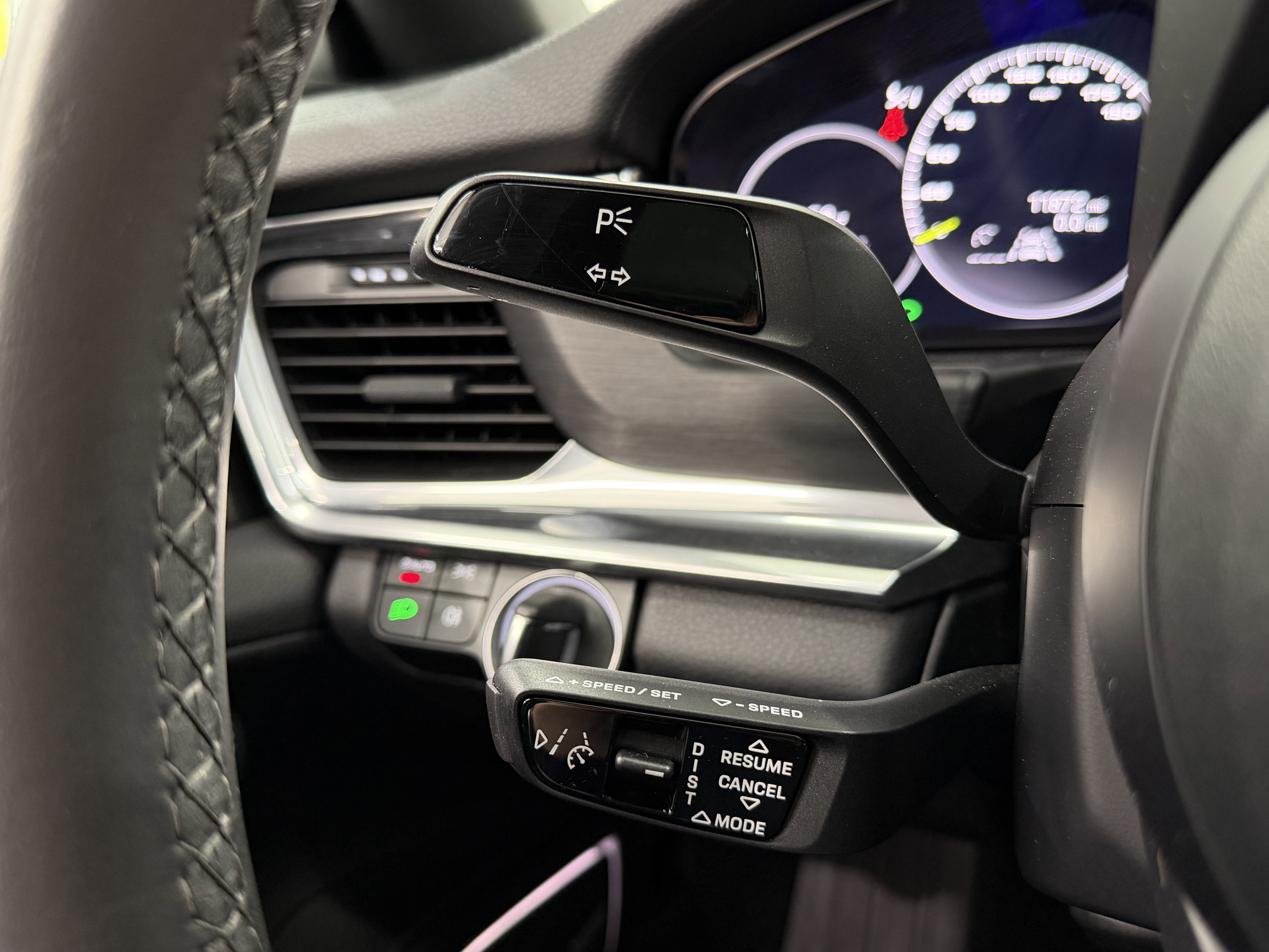 2023 Porsche Panamera 4 E-Hybrid Platinum Edition