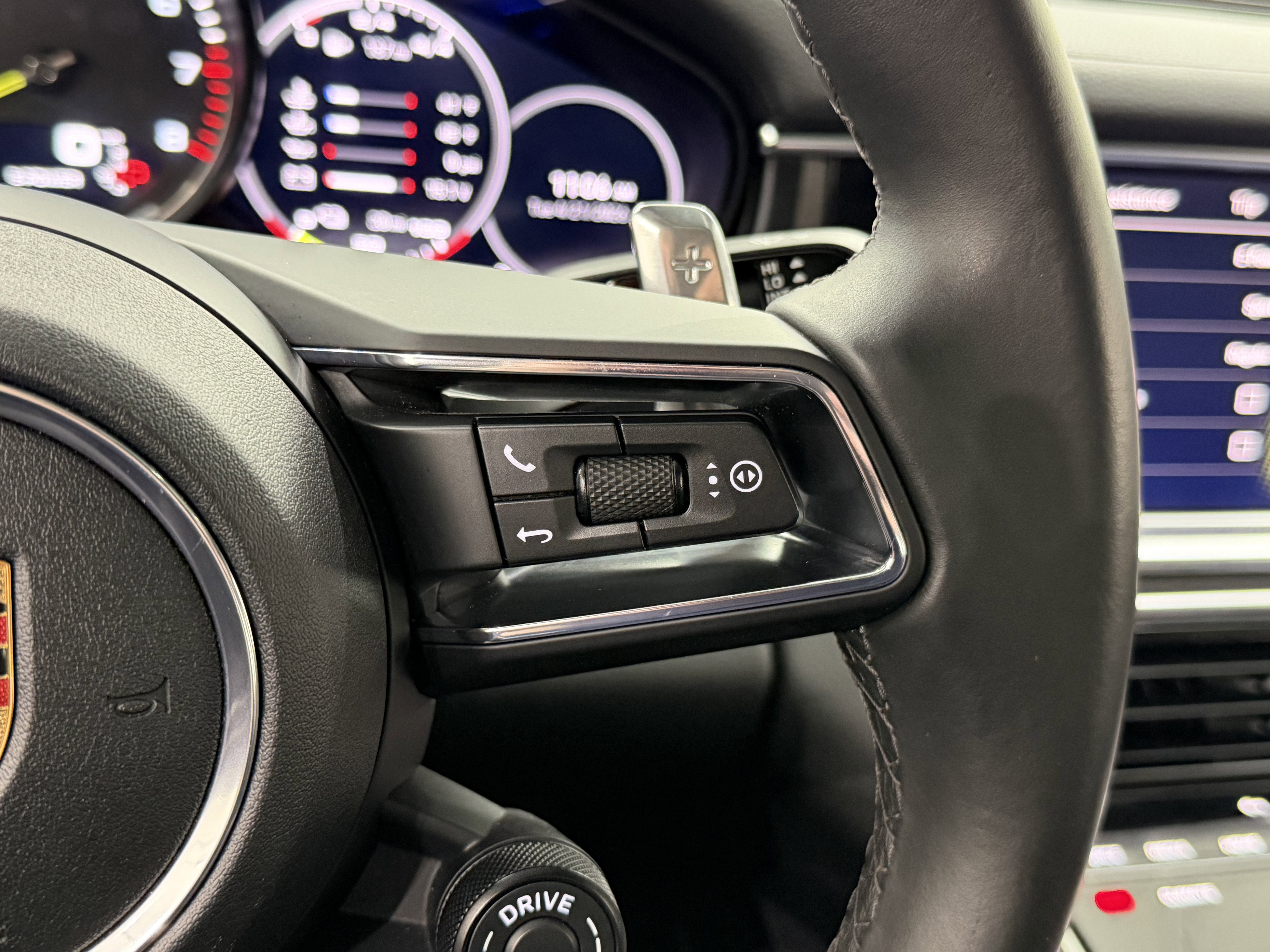 2023 Porsche Panamera 4 E-Hybrid Platinum Edition