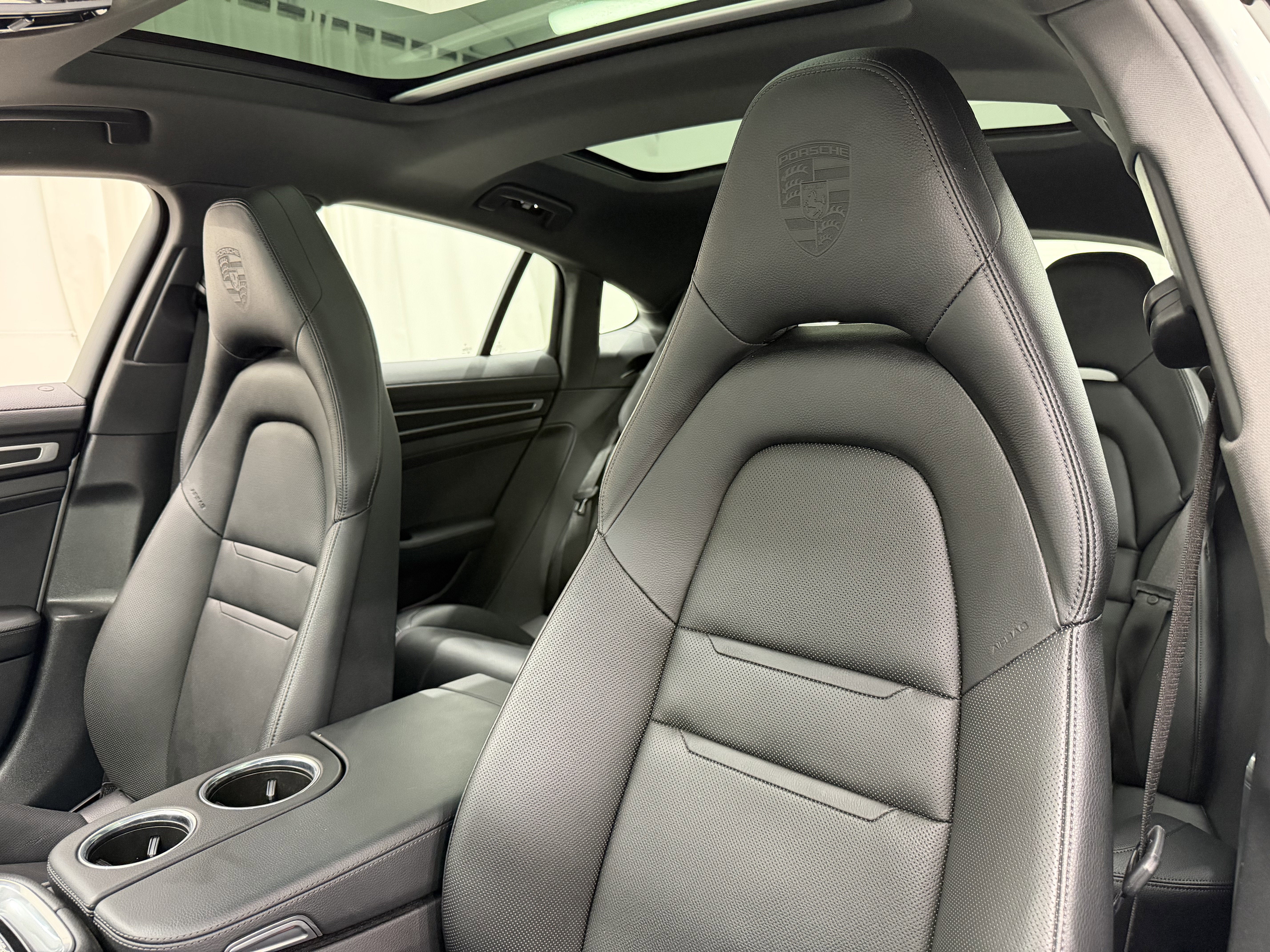 2023 Porsche Panamera 4 E-Hybrid Platinum Edition