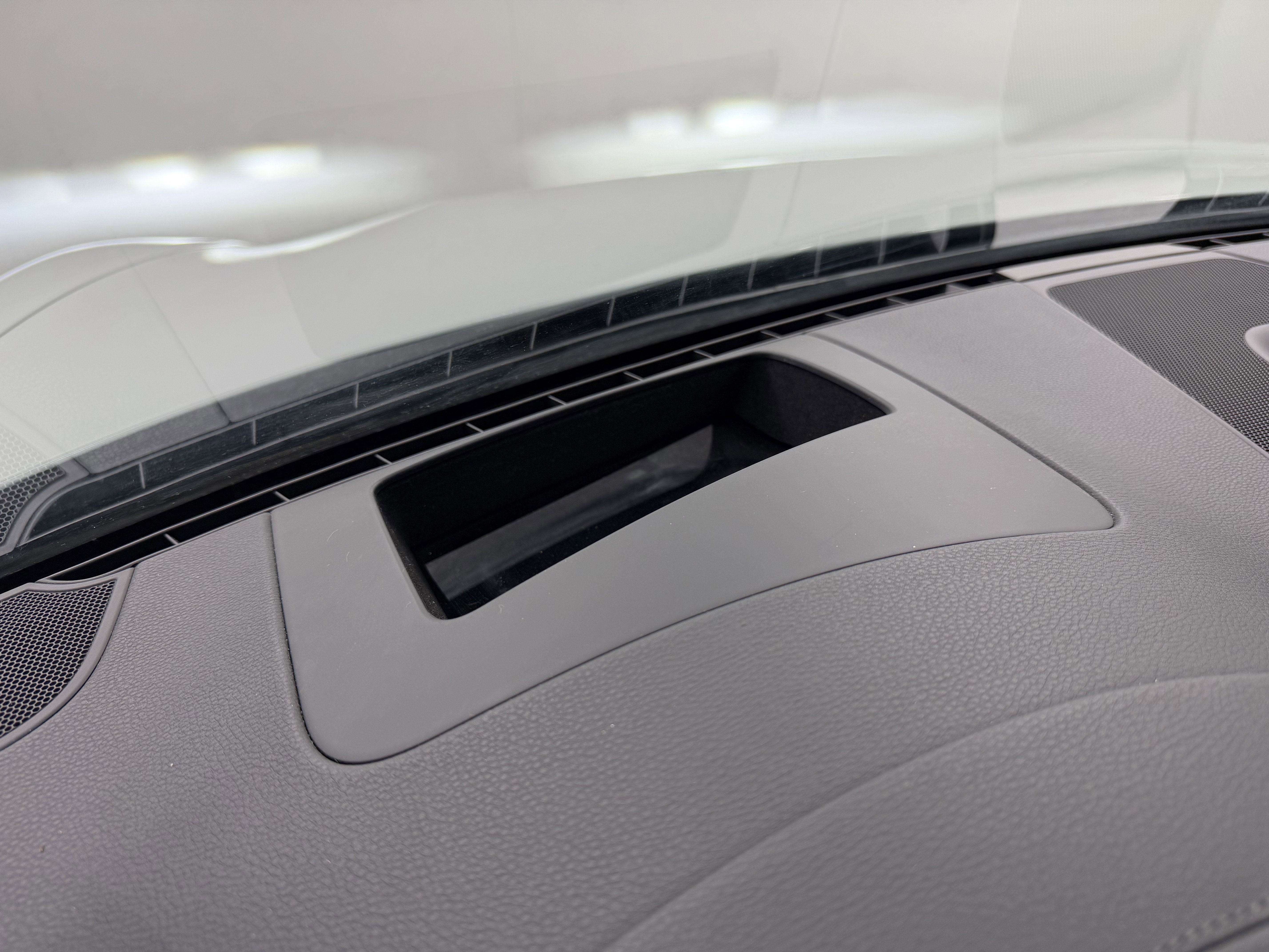 2023 Porsche Panamera 4 E-Hybrid Platinum Edition