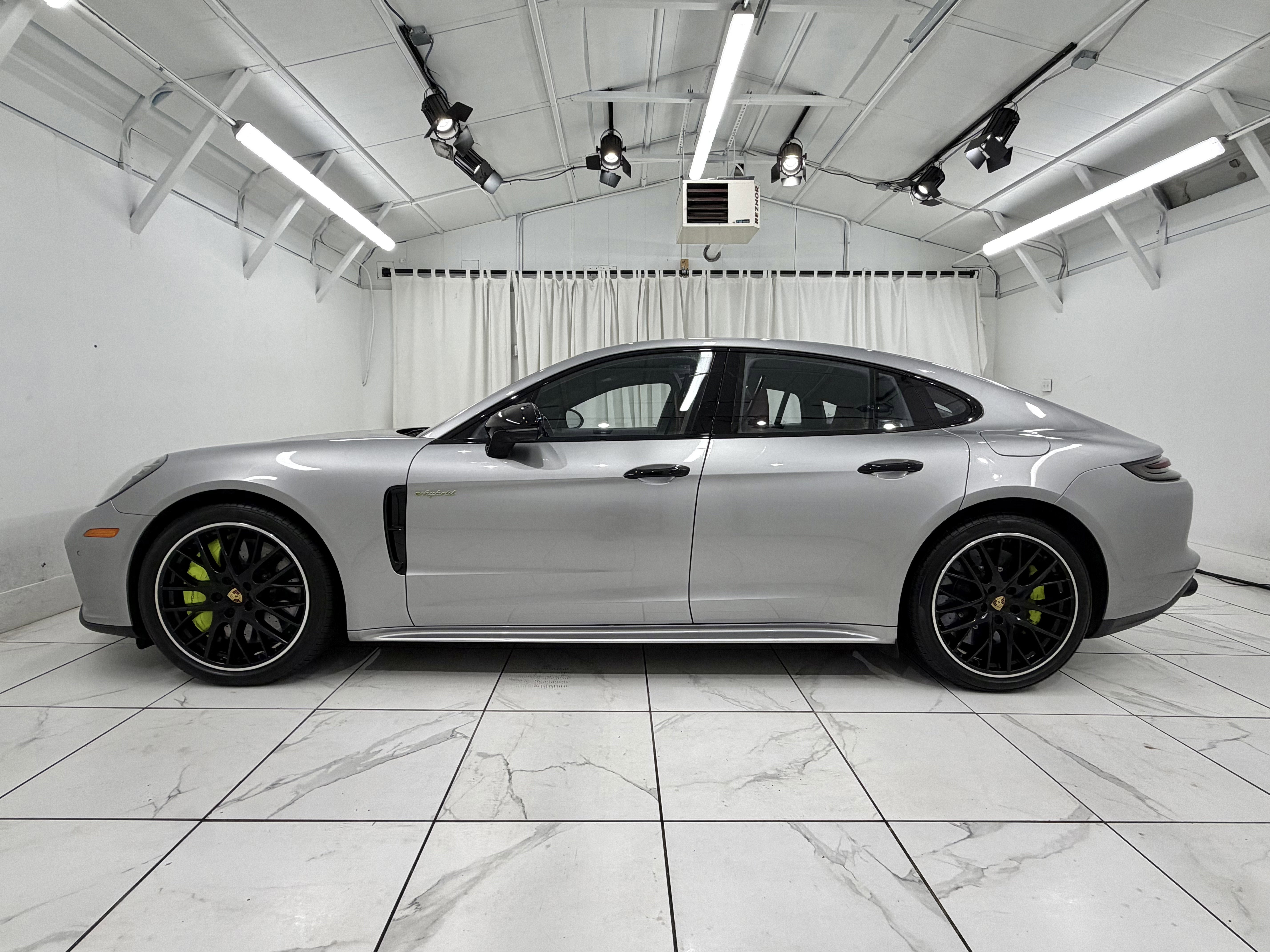 2019 Porsche Panamera Turbo S E-Hybrid