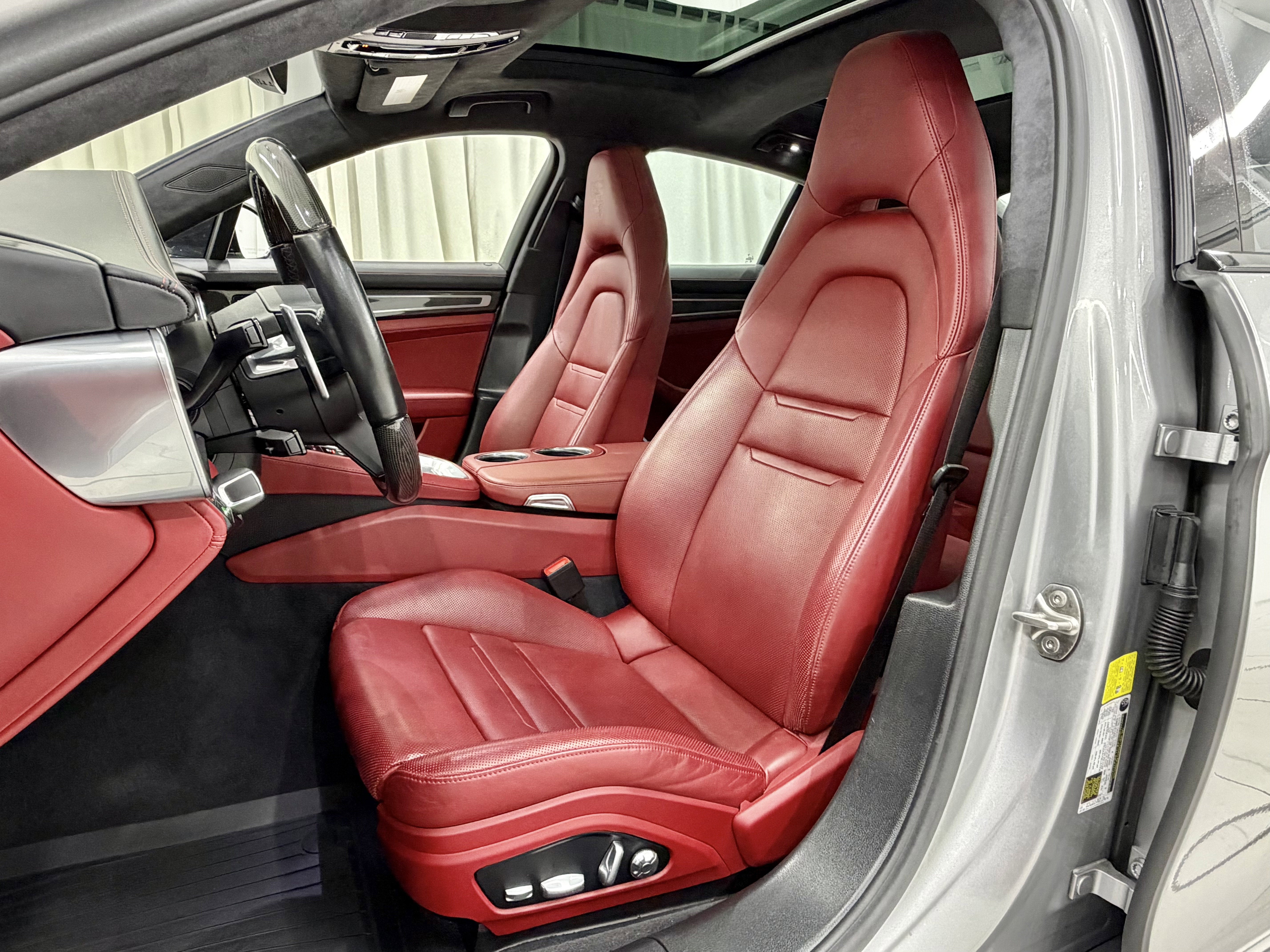 2019 Porsche Panamera Turbo S E-Hybrid