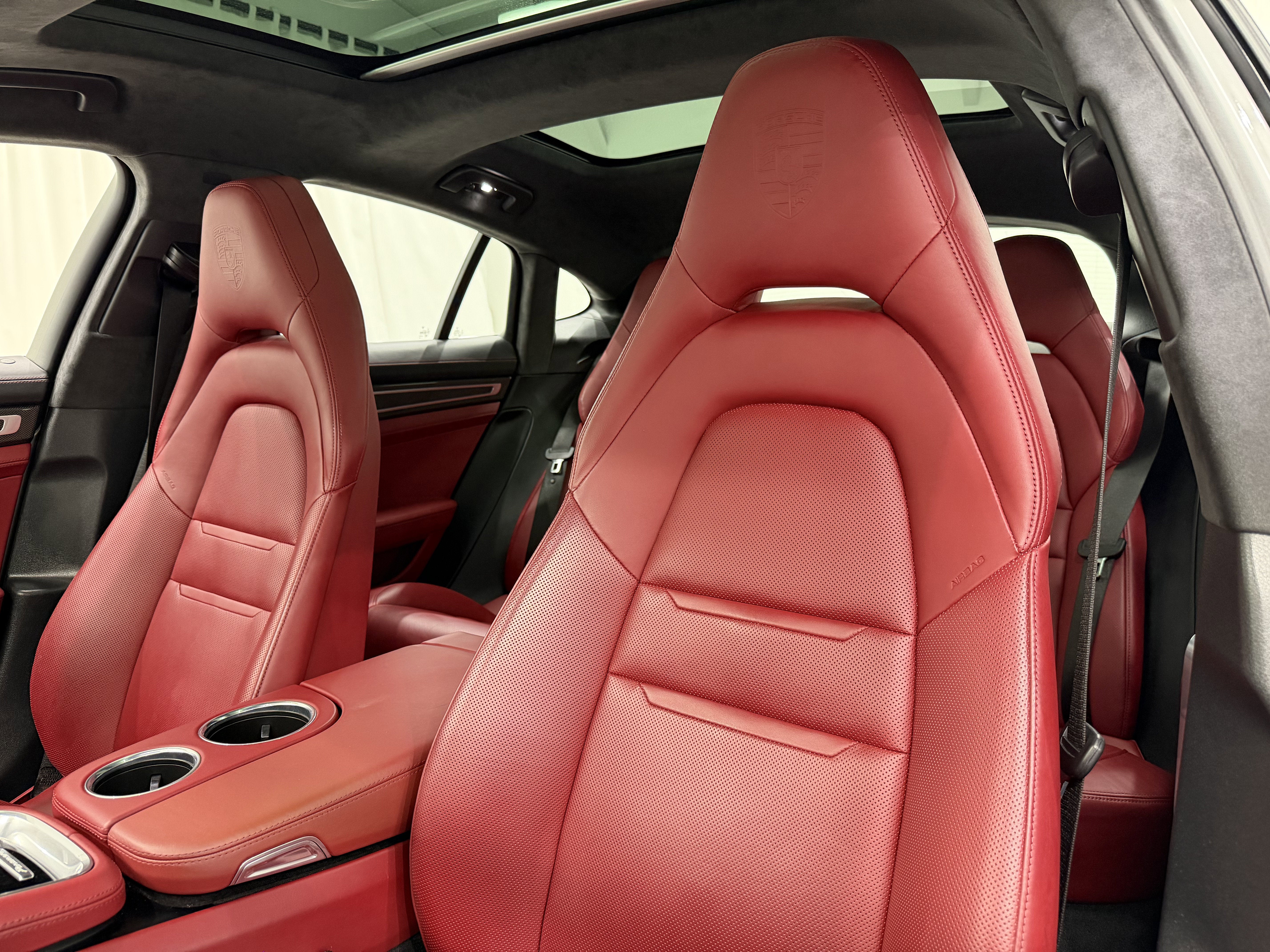 2019 Porsche Panamera Turbo S E-Hybrid