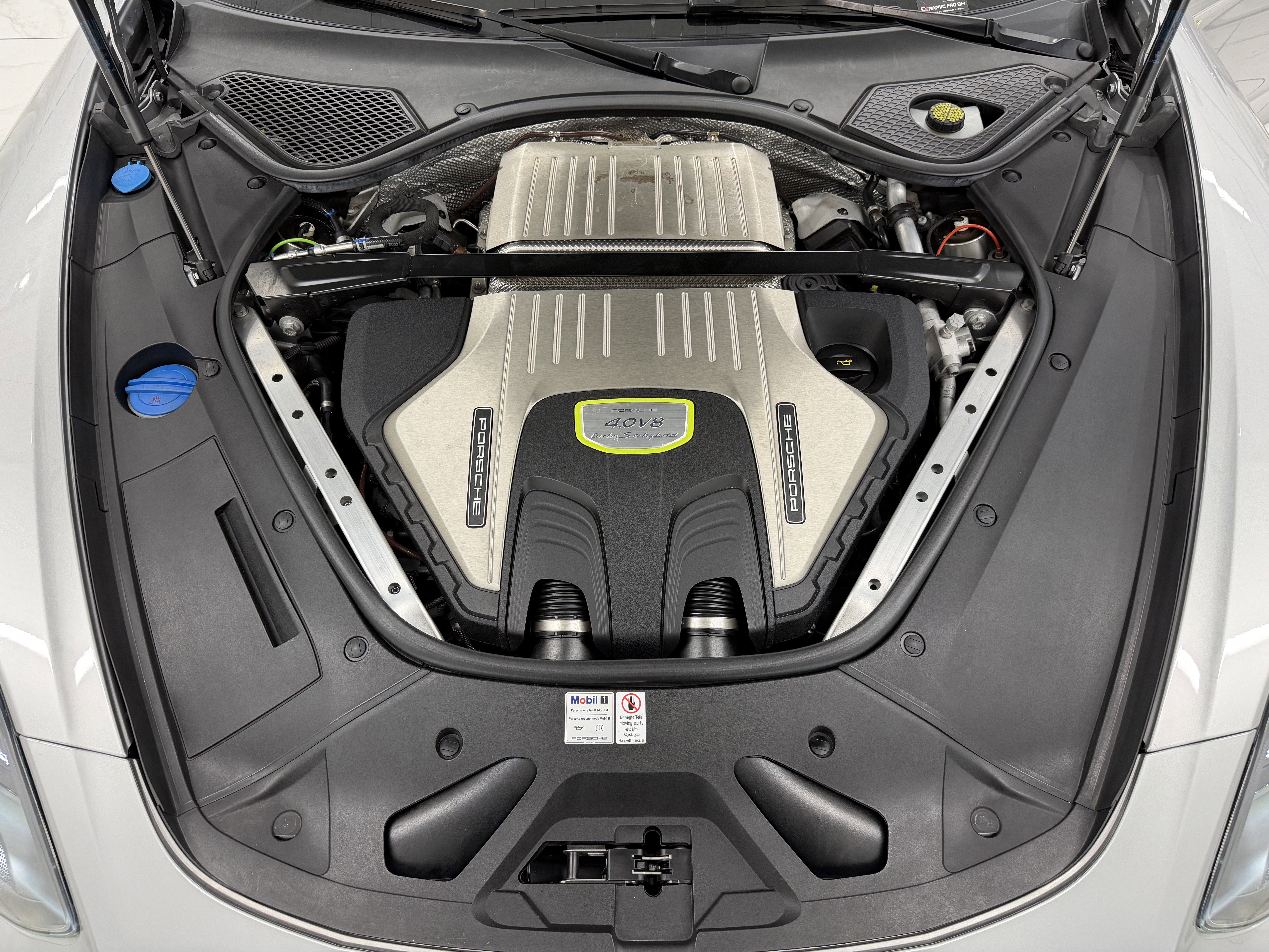 2019 Porsche Panamera Turbo S E-Hybrid