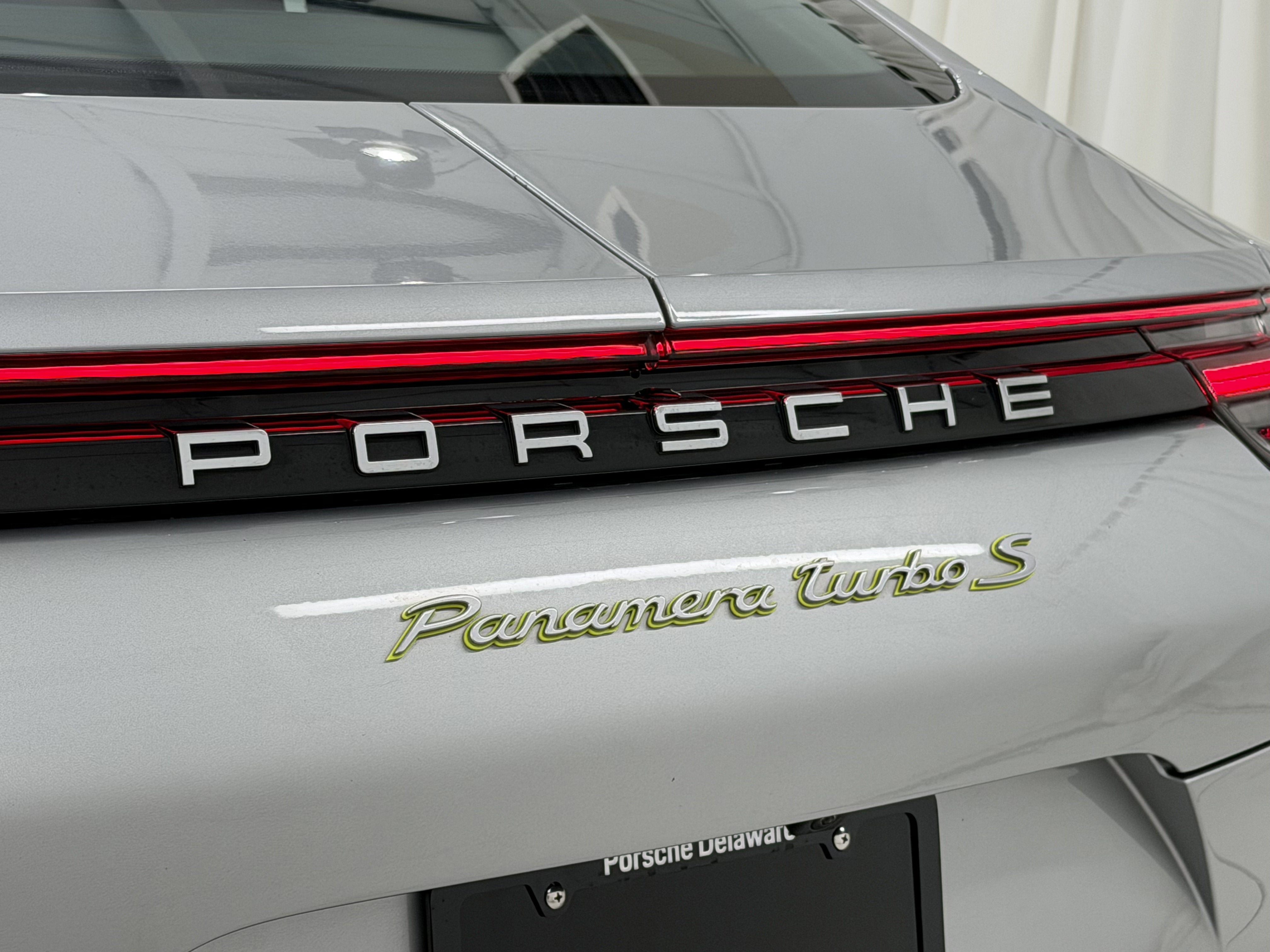 2019 Porsche Panamera Turbo S E-Hybrid