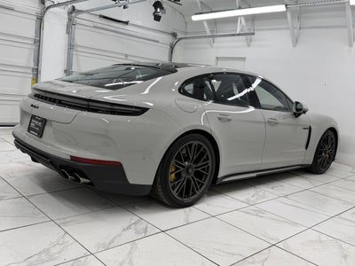 2025 Porsche Panamera Turbo S E-Hybrid