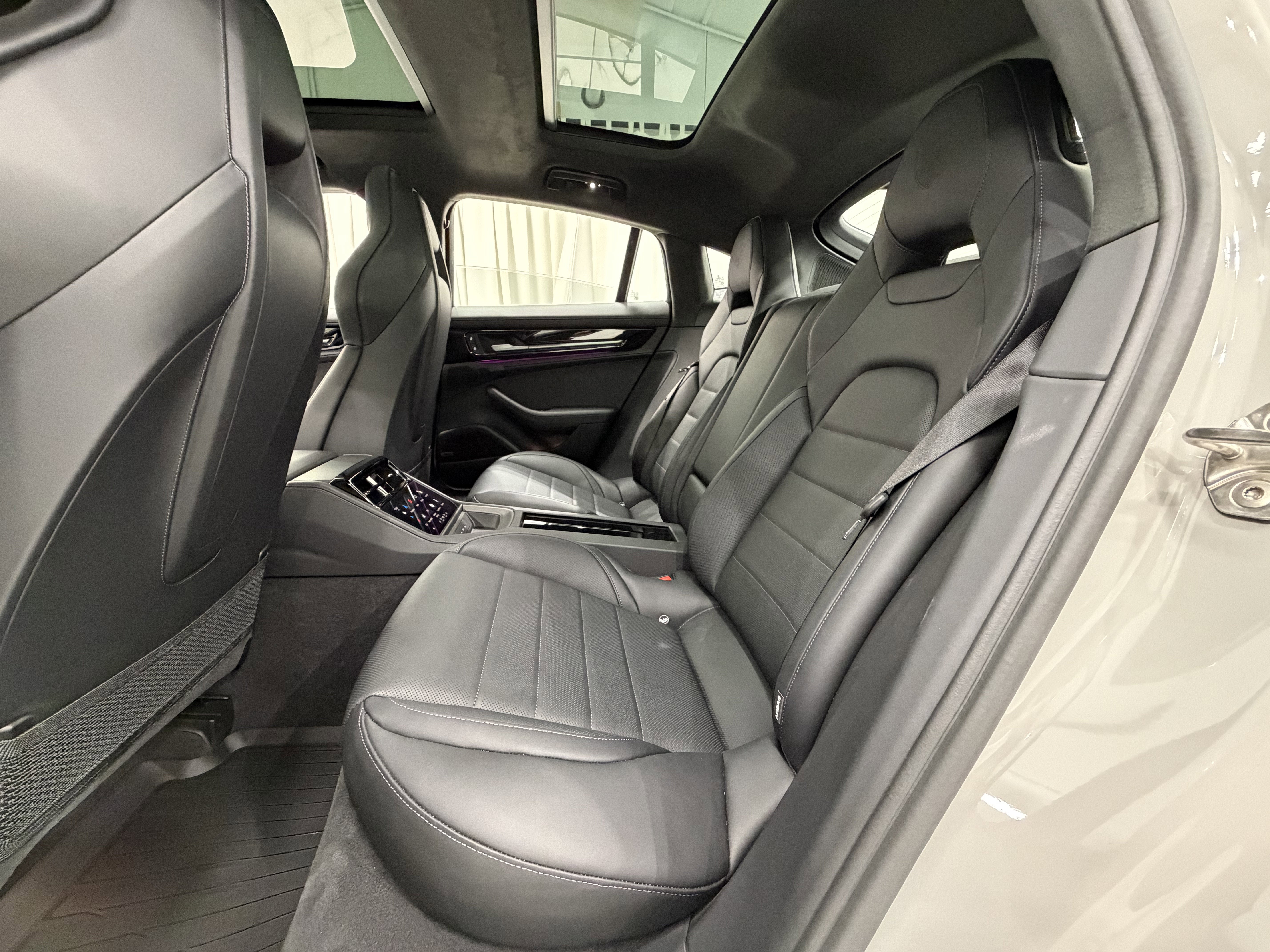 2025 Porsche Panamera Turbo S E-Hybrid