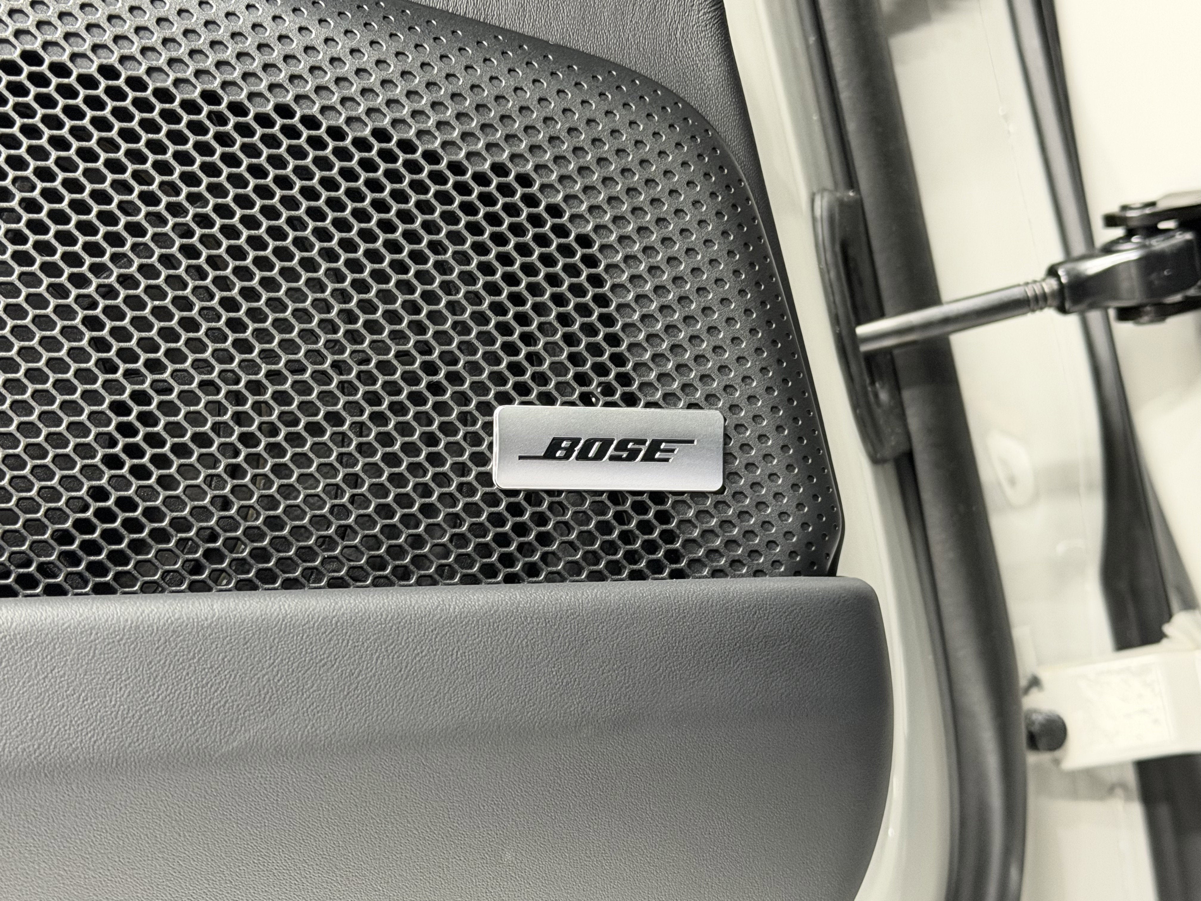 2025 Porsche Panamera Turbo S E-Hybrid