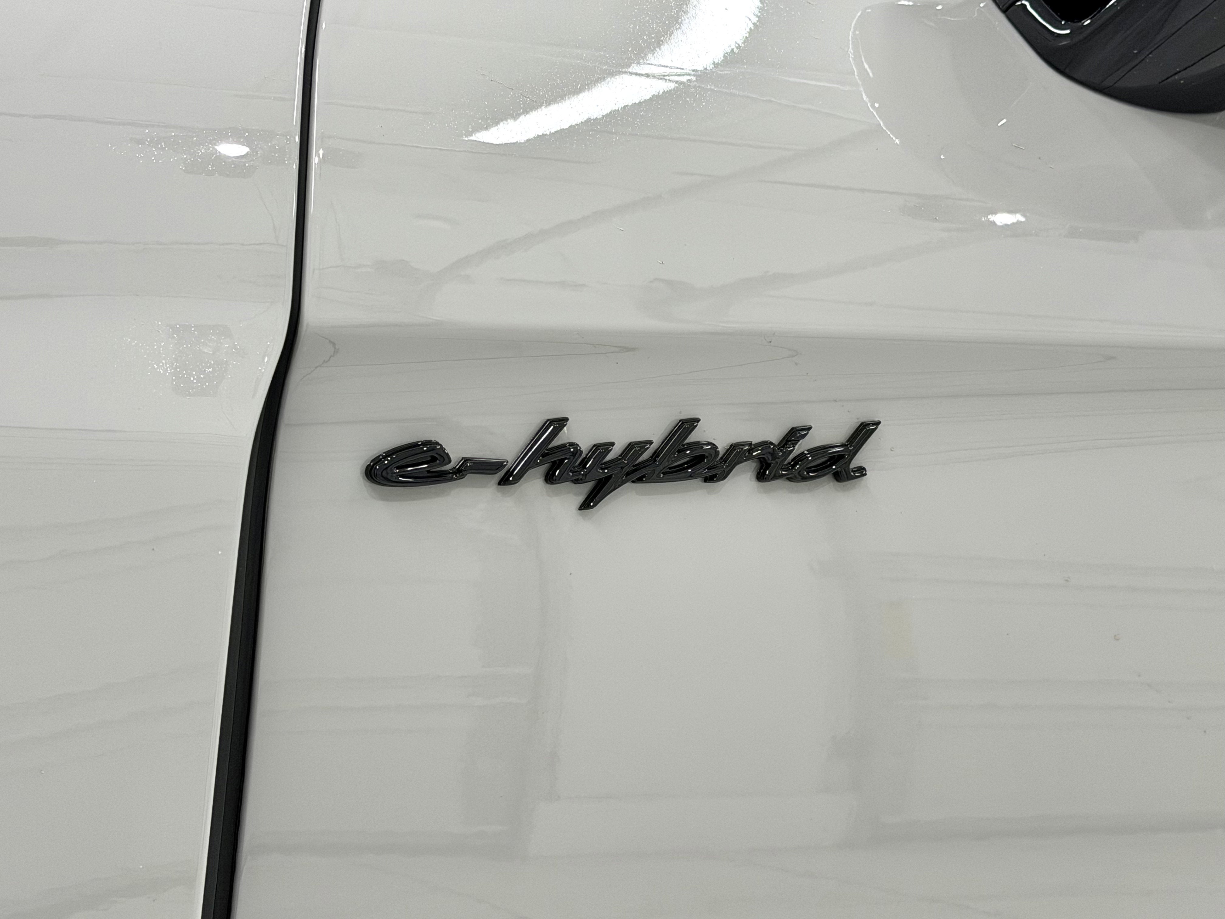 2025 Porsche Panamera Turbo S E-Hybrid