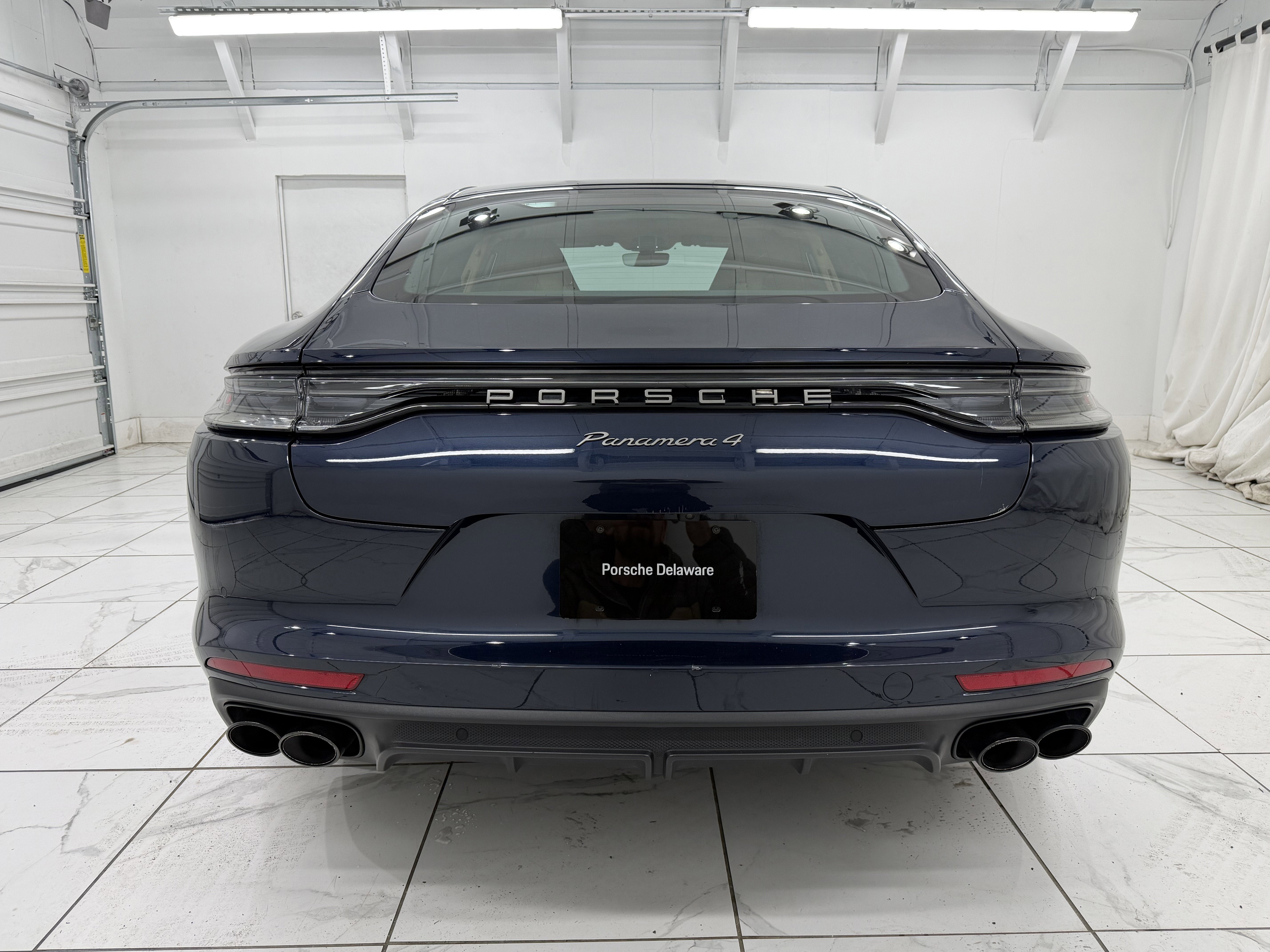 2023 Porsche Panamera 4 Platinum Edition