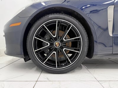 2023 Porsche Panamera 4 Platinum Edition