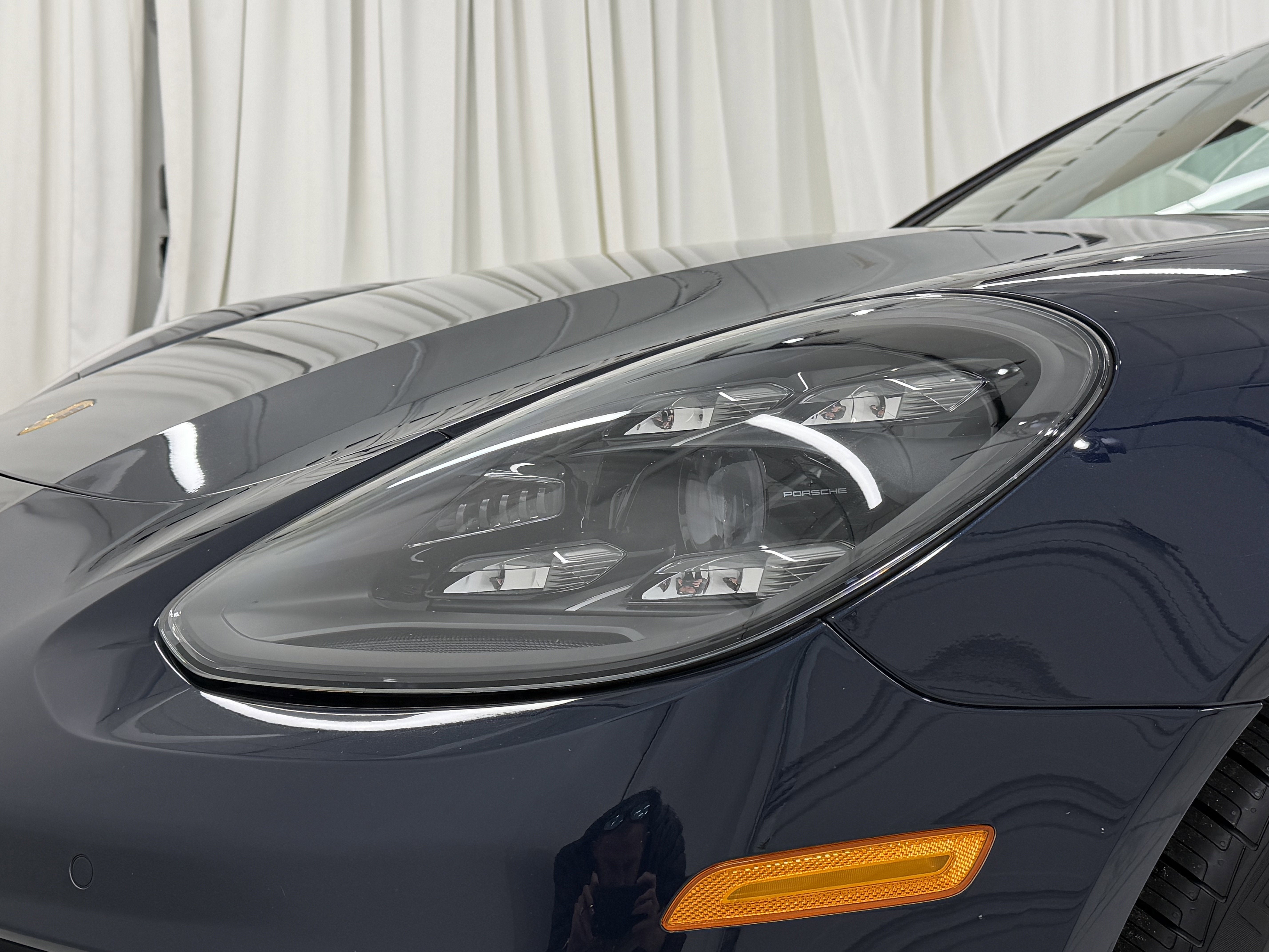 2023 Porsche Panamera 4 Platinum Edition