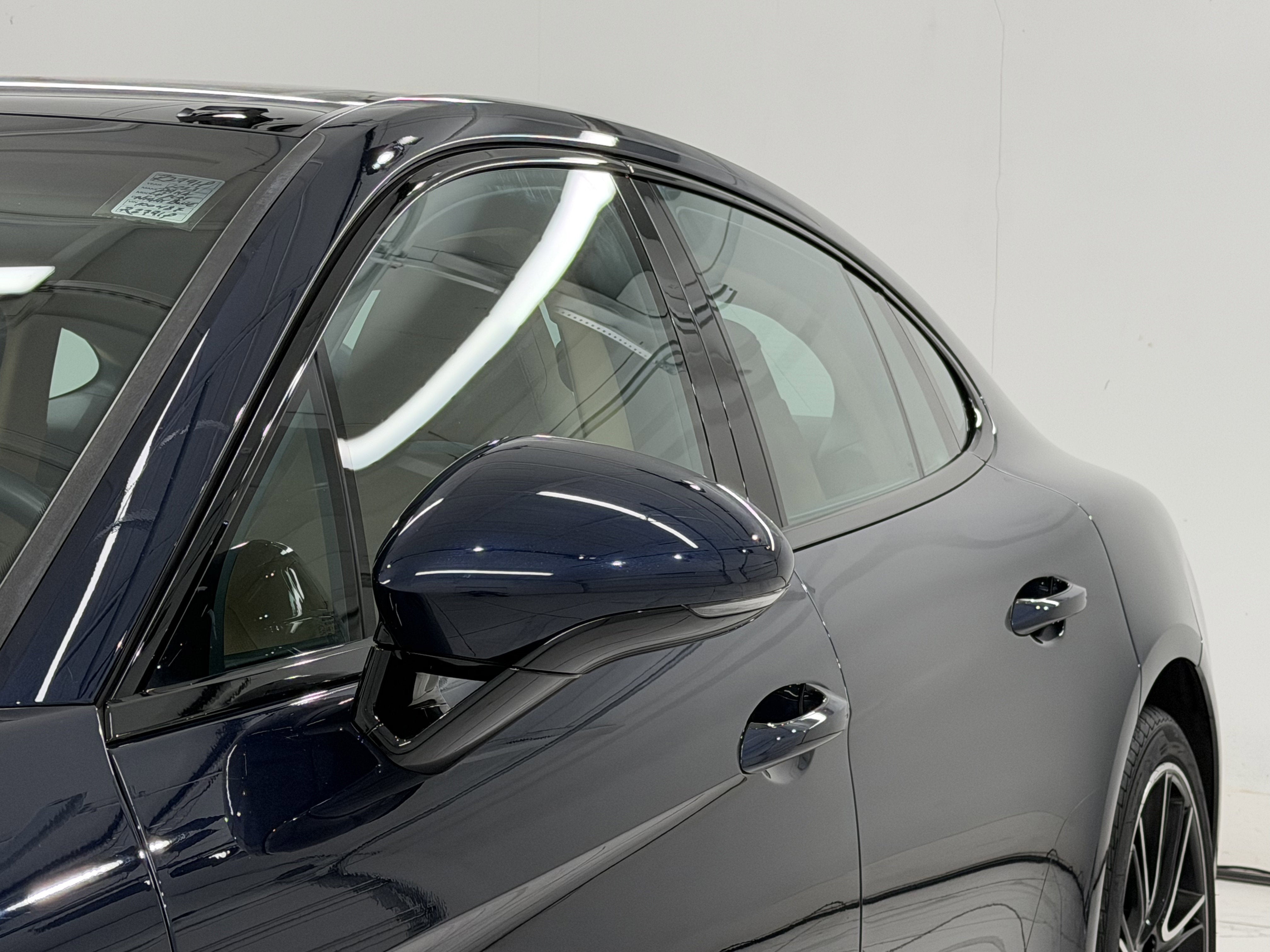 2023 Porsche Panamera 4 Platinum Edition