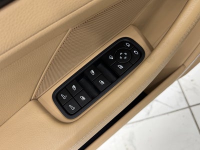 2023 Porsche Panamera 4 Platinum Edition