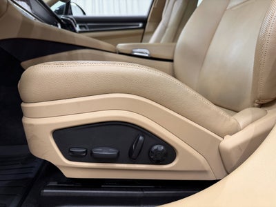 2023 Porsche Panamera 4 Platinum Edition