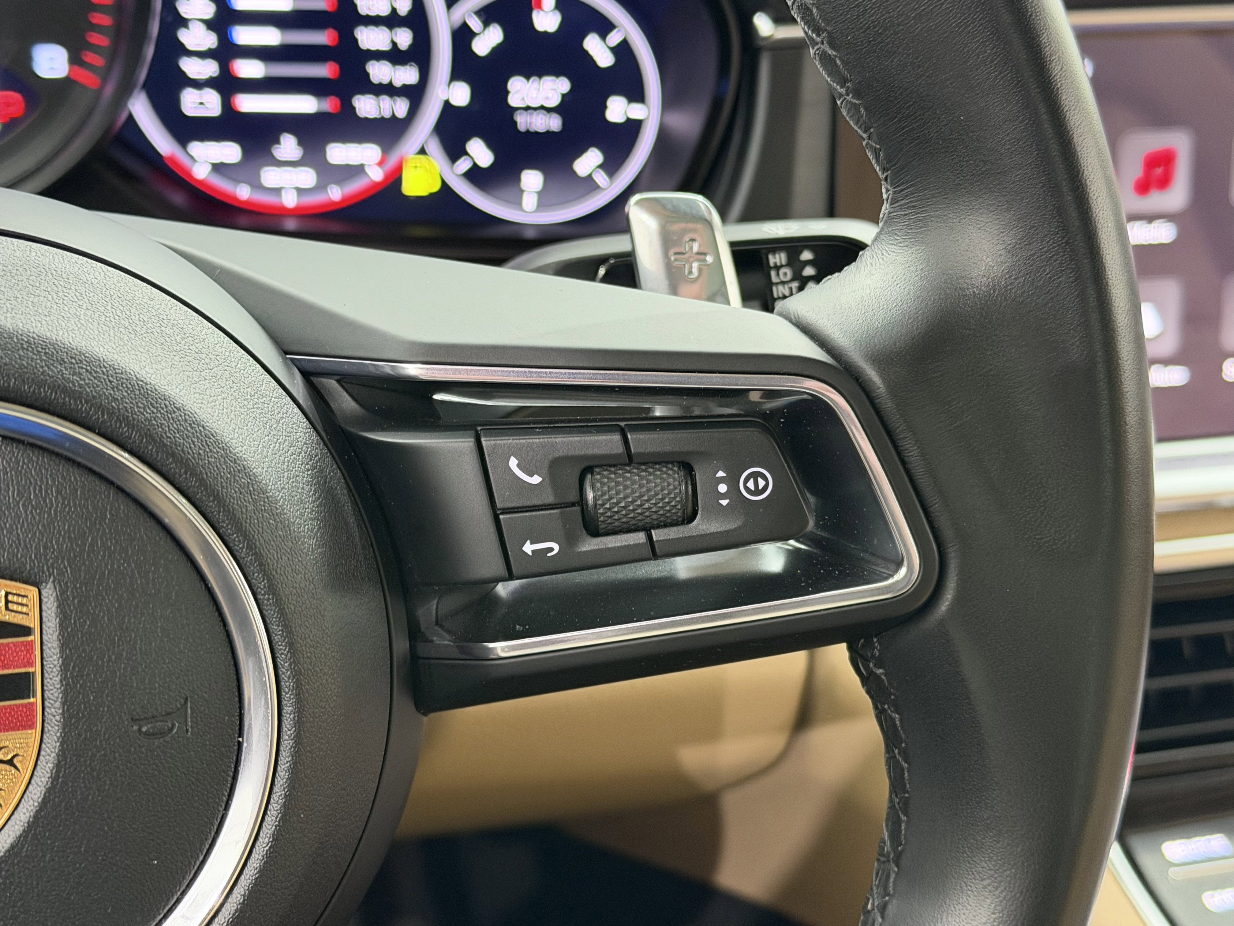 2023 Porsche Panamera 4 Platinum Edition