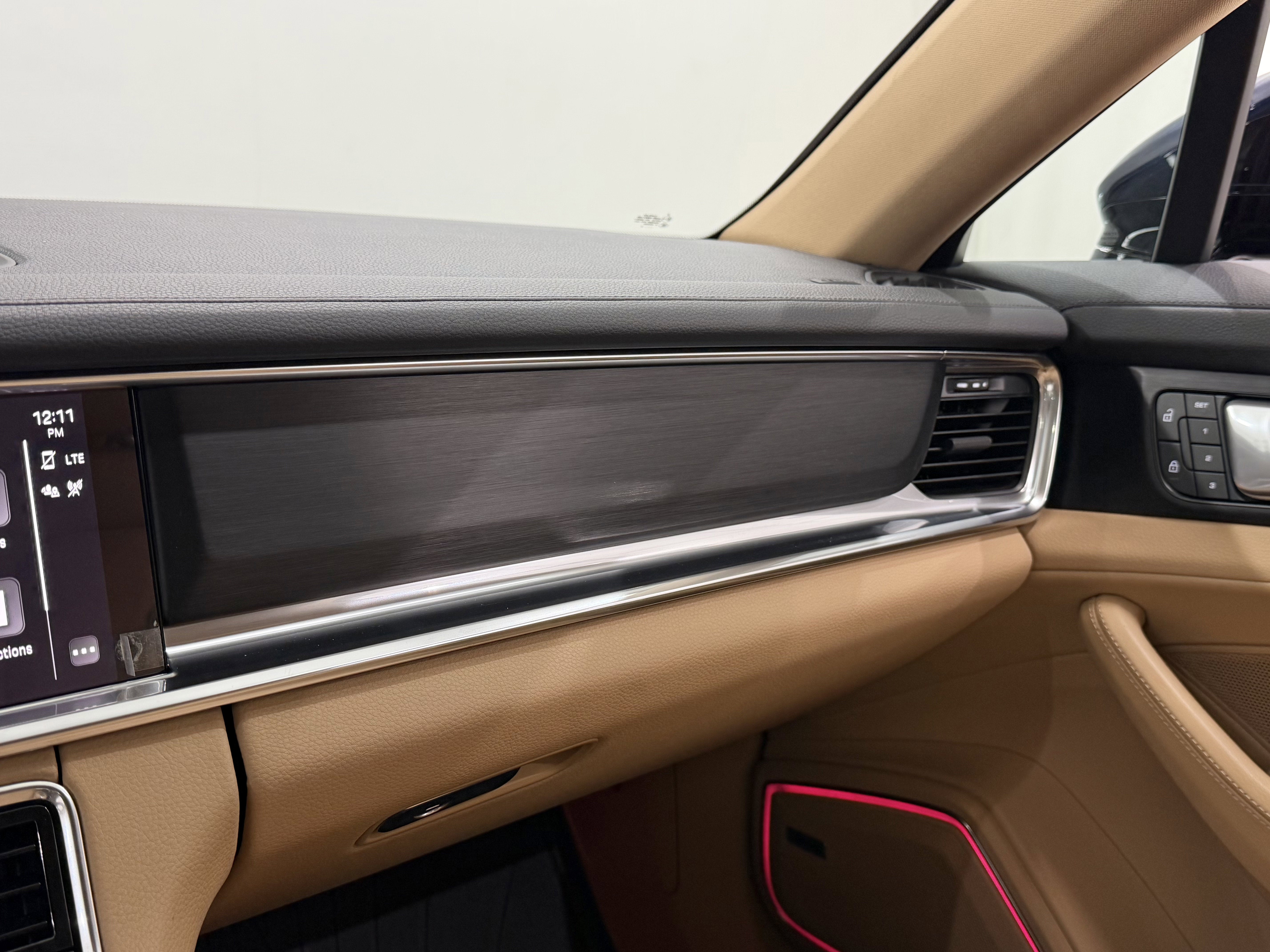 2023 Porsche Panamera 4 Platinum Edition