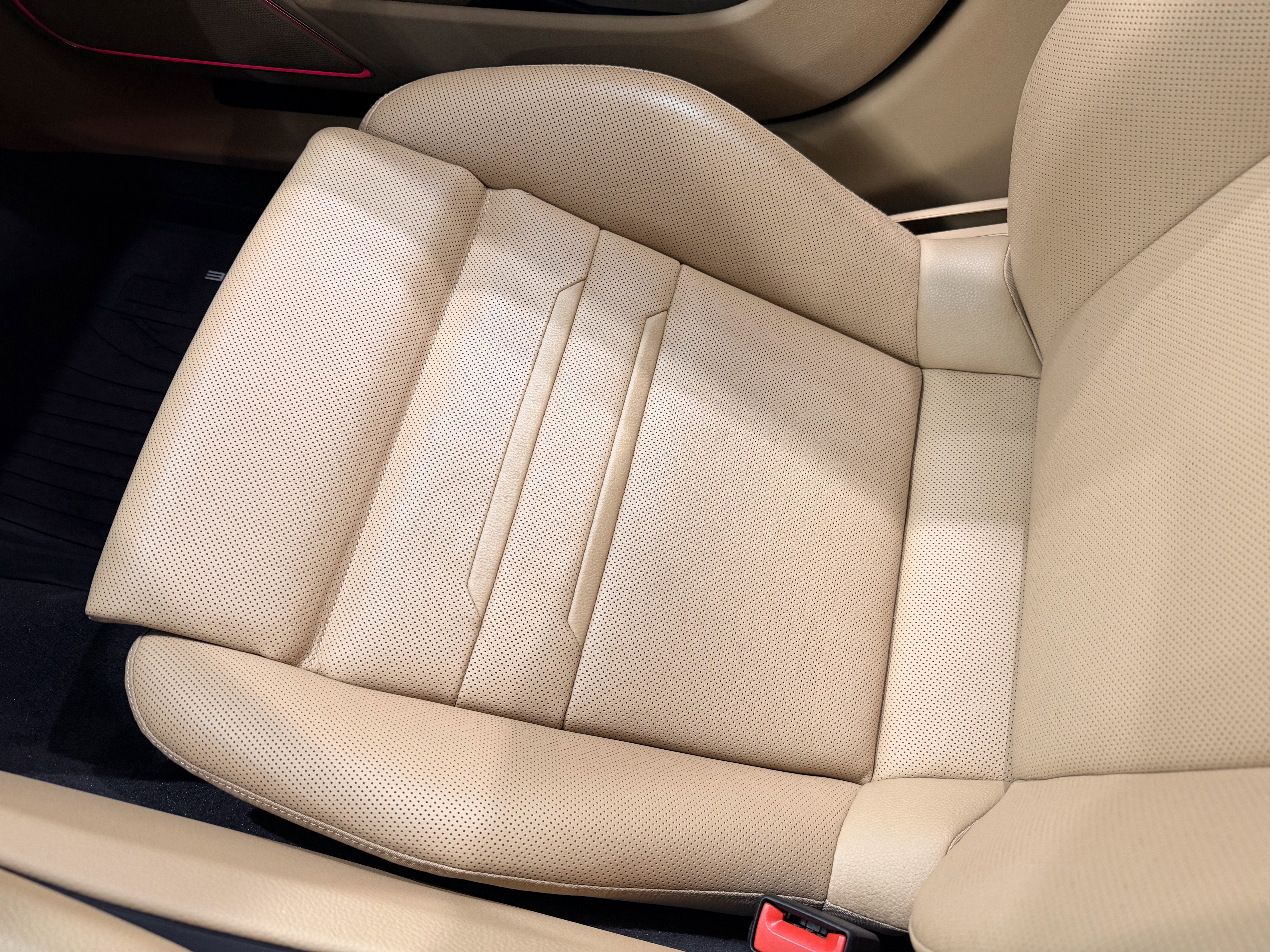 2023 Porsche Panamera 4 Platinum Edition